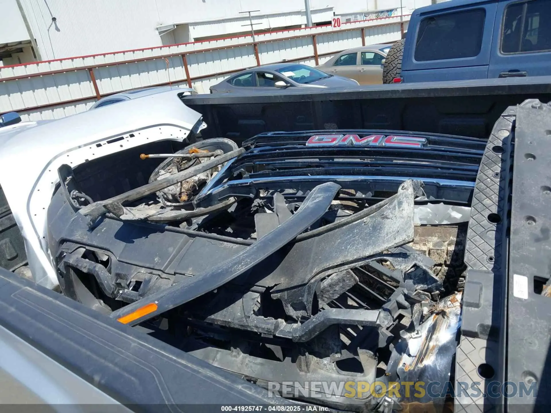 11 Фотография поврежденного автомобиля 1GT49LEY3NF332283 GMC SIERRA 2500HD 2022
