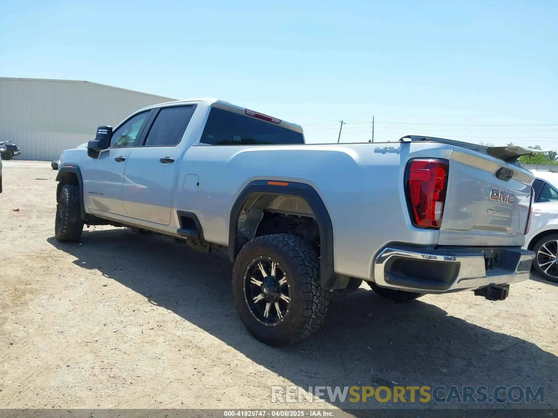 3 Фотография поврежденного автомобиля 1GT49LEY3NF332283 GMC SIERRA 2500HD 2022