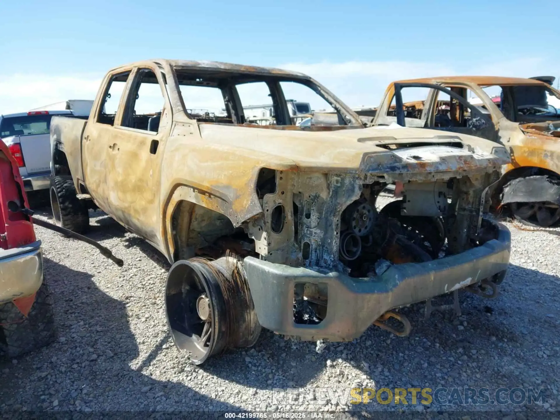 1 Photograph of a damaged car 1GT49ME72NF100853 GMC SIERRA 2500HD 2022