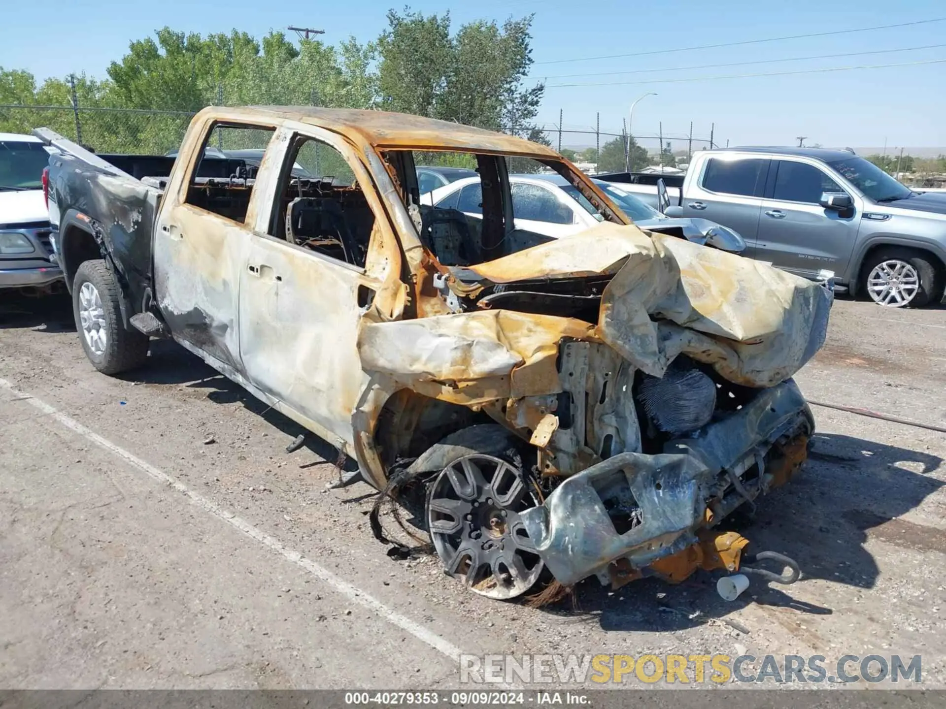 1 Photograph of a damaged car 1GT49NE78NF207945 GMC SIERRA 2500HD 2022