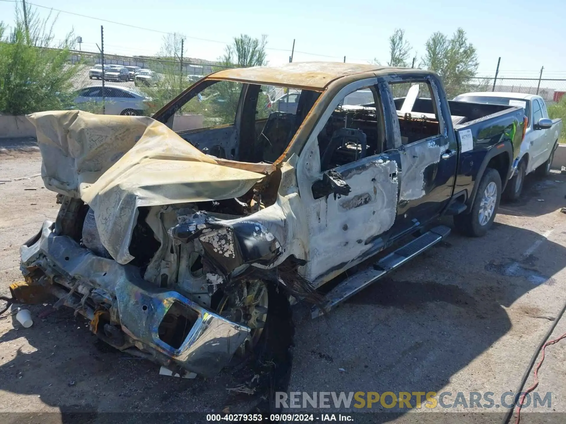 2 Photograph of a damaged car 1GT49NE78NF207945 GMC SIERRA 2500HD 2022