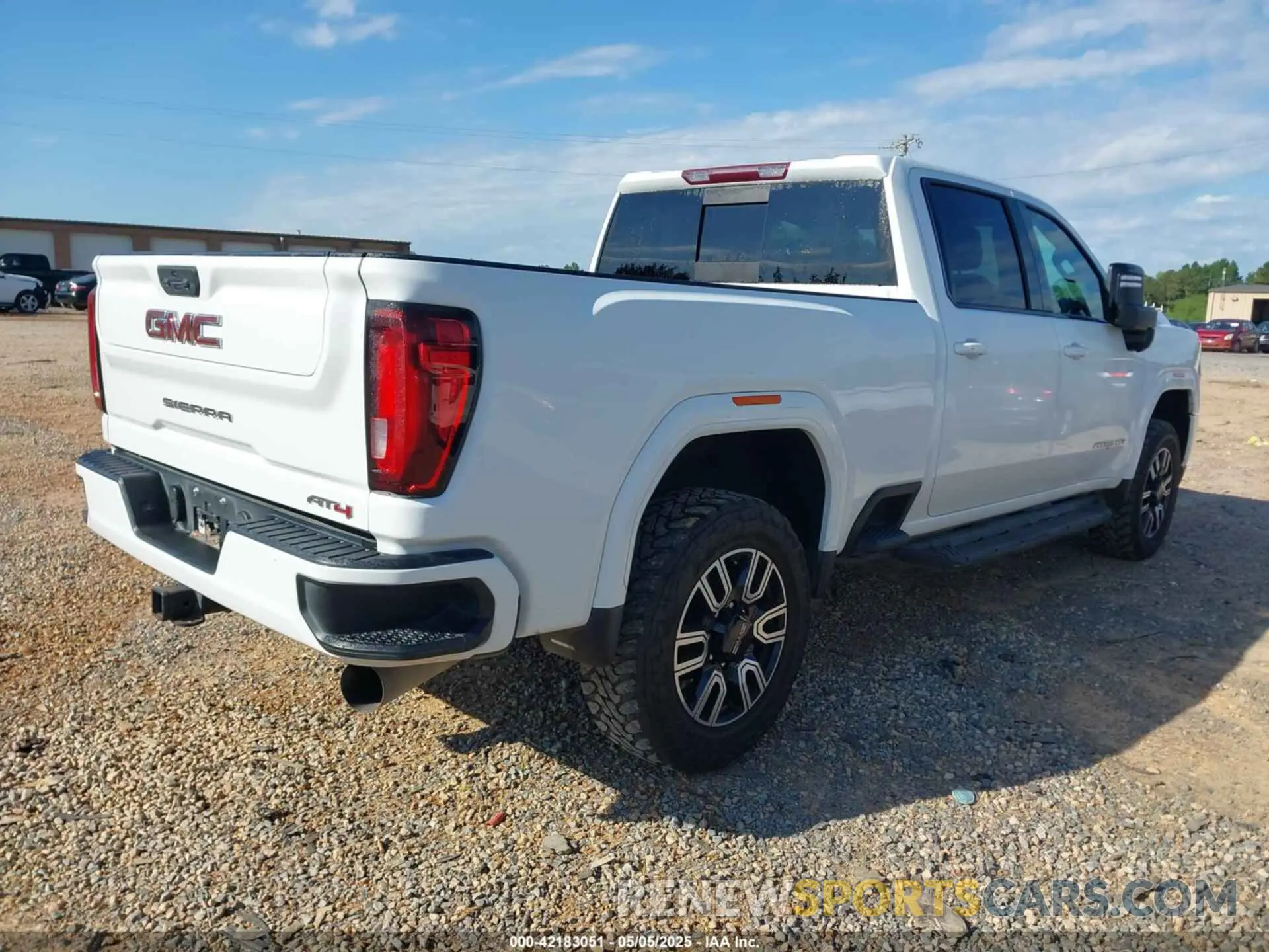 4 Фотография поврежденного автомобиля 1GT49PEY3NF134617 GMC SIERRA 2500HD 2022