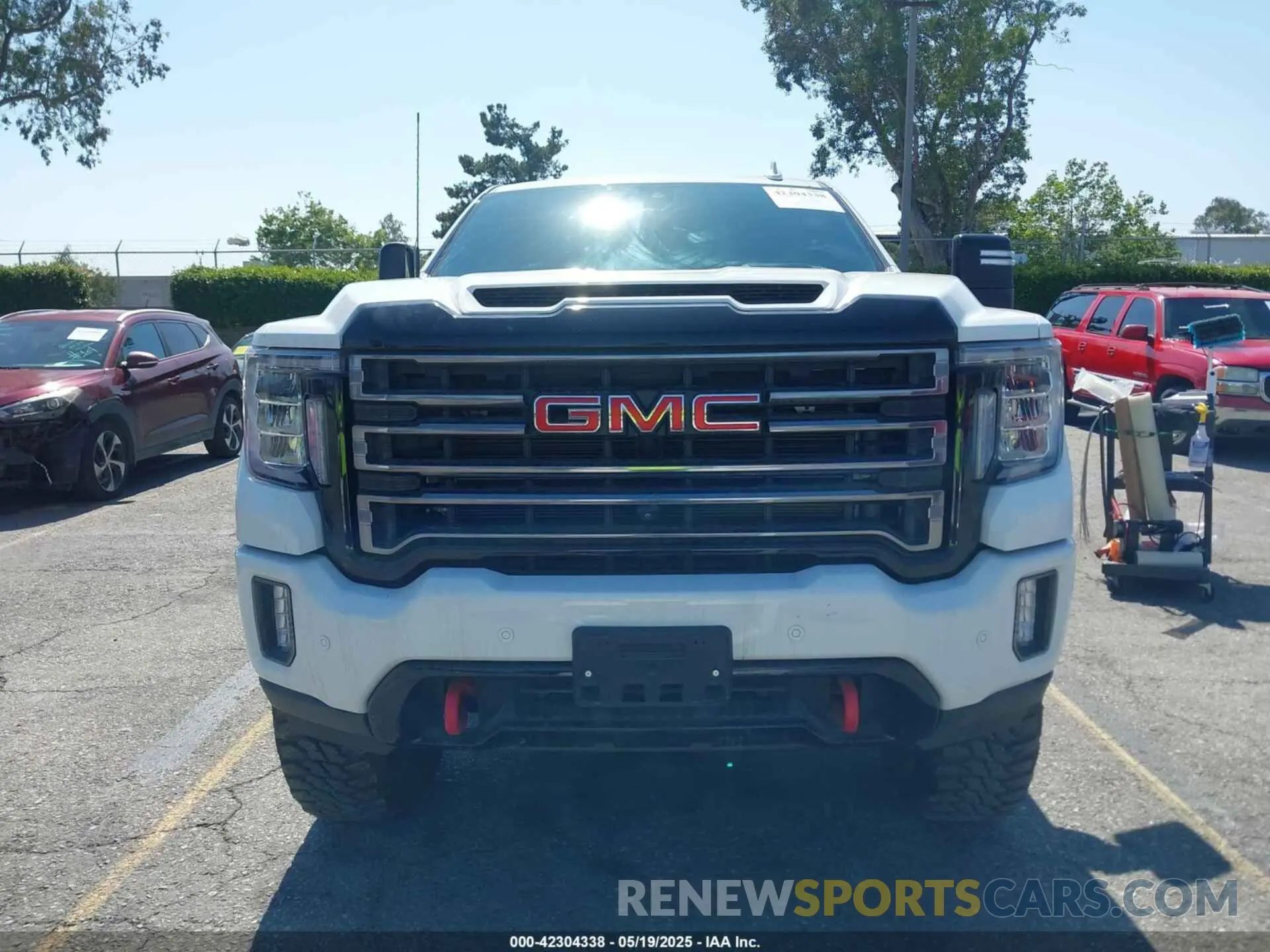 12 Photograph of a damaged car 1GT49PEY4NF305200 GMC SIERRA 2500HD 2022