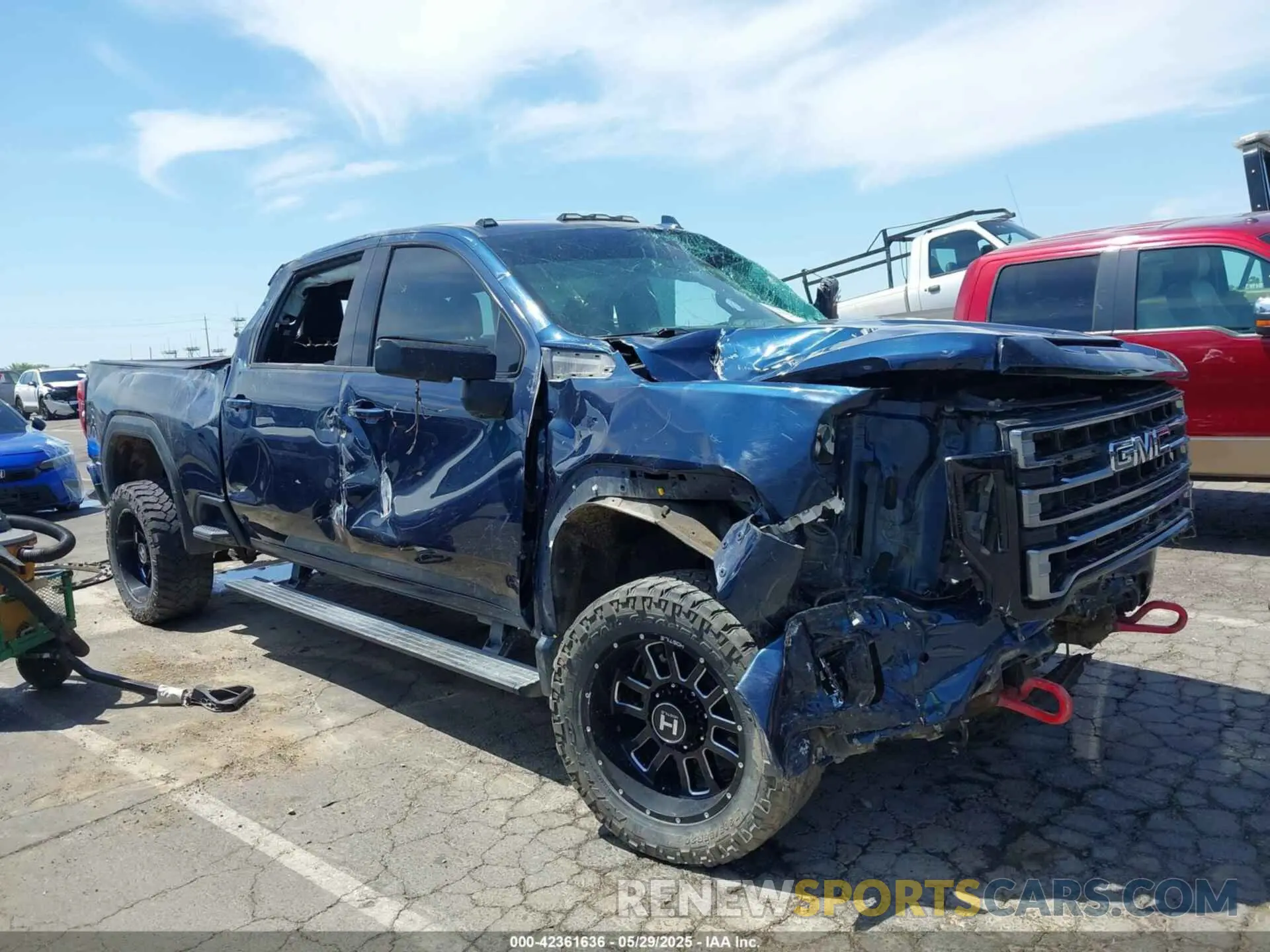 1 Photograph of a damaged car 1GT49PEY9NF148070 GMC SIERRA 2500HD 2022