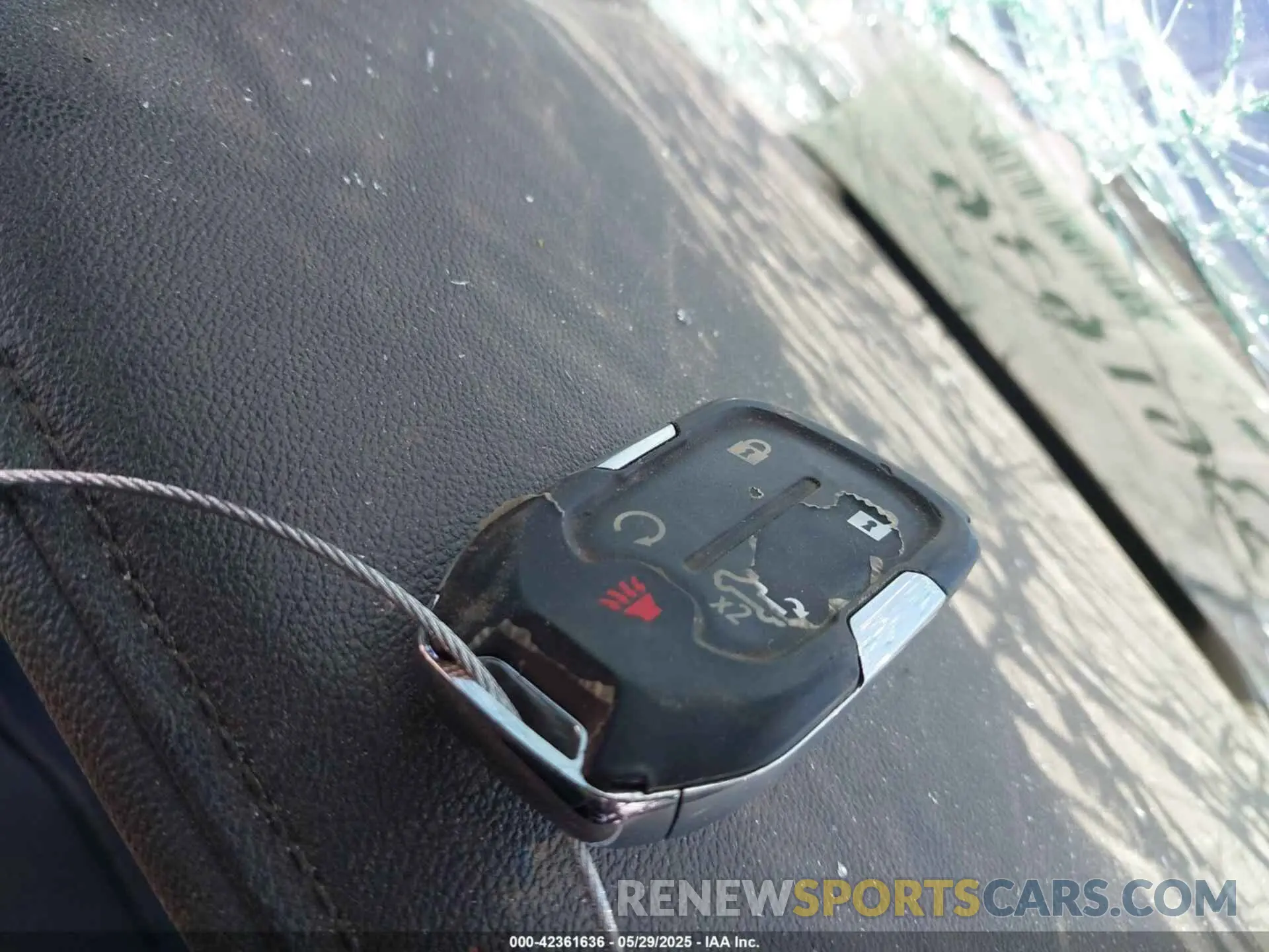11 Photograph of a damaged car 1GT49PEY9NF148070 GMC SIERRA 2500HD 2022