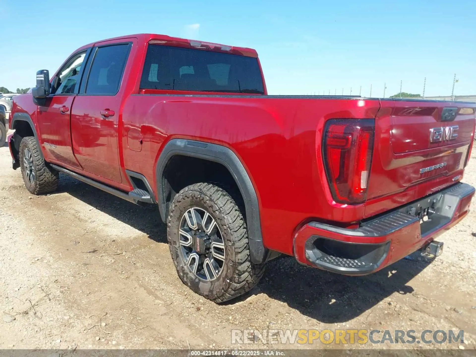 3 Photograph of a damaged car 1GT49PEY9NF181733 GMC SIERRA 2500HD 2022
