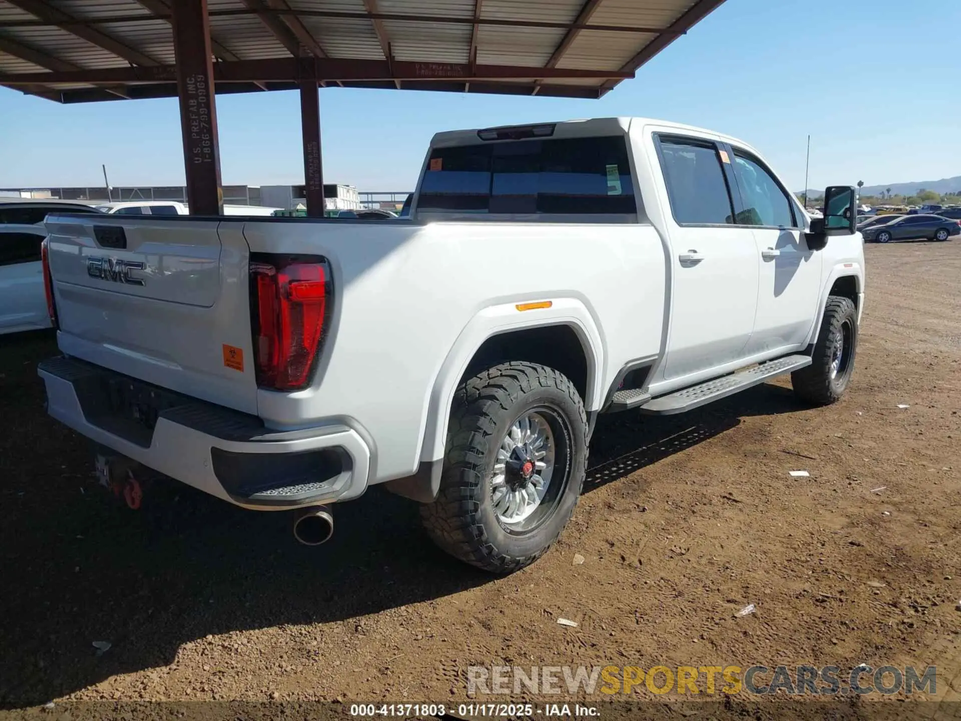 4 Photograph of a damaged car 1GT49PEYXNF261753 GMC SIERRA 2500HD 2022