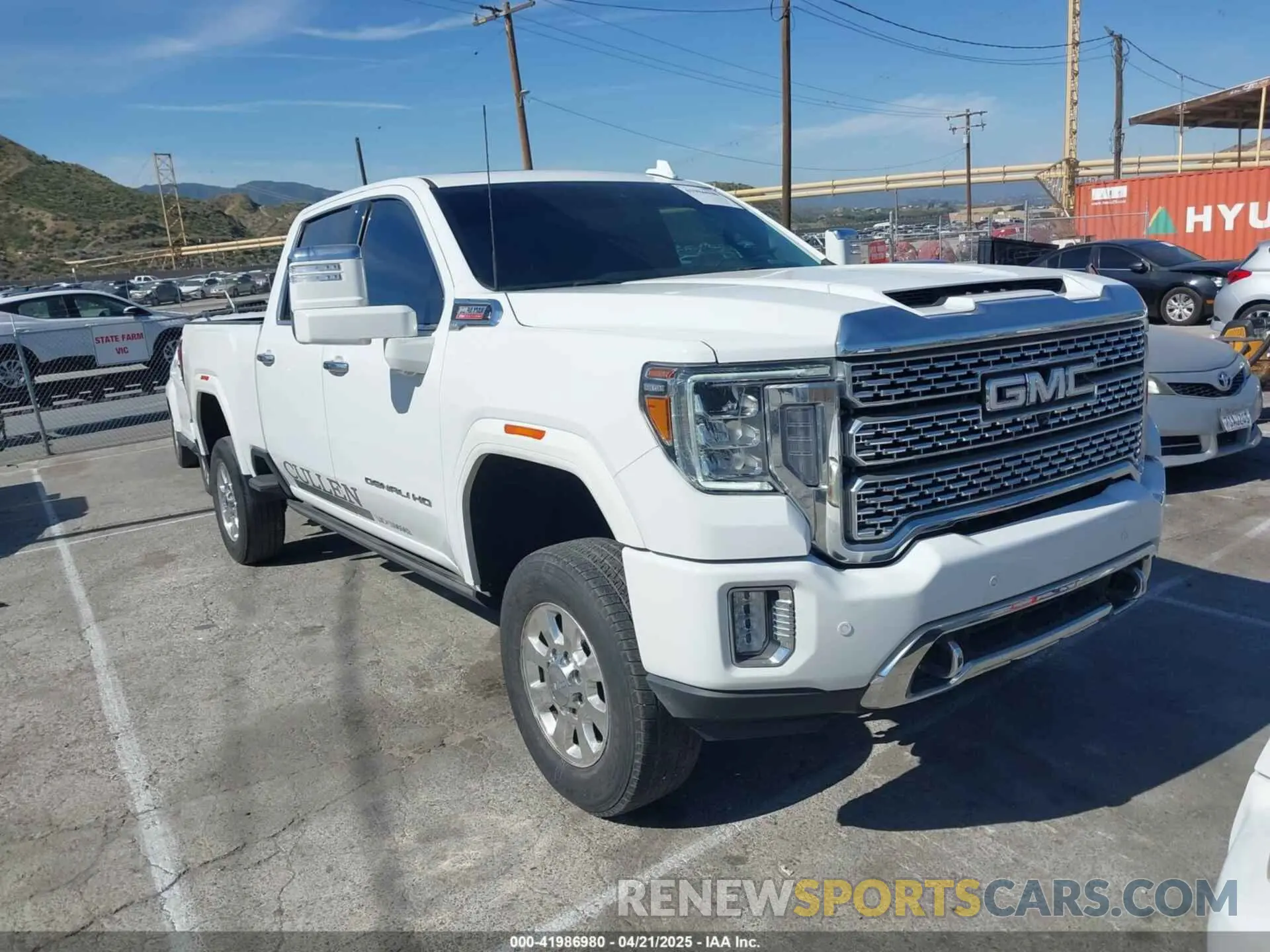 1 Photograph of a damaged car 1GT49REY0NF186119 GMC SIERRA 2500HD 2022