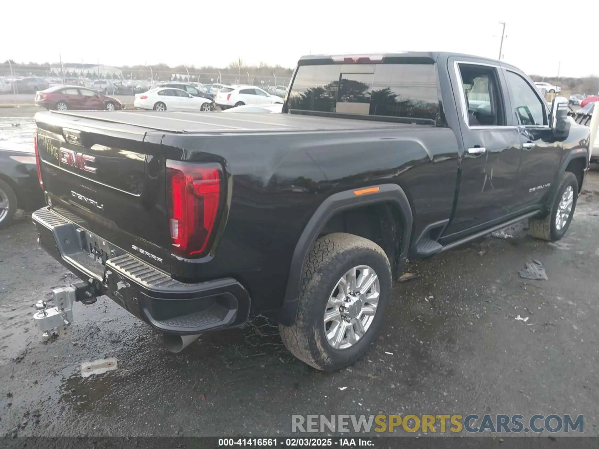 4 Photograph of a damaged car 1GT49REY0NF229146 GMC SIERRA 2500HD 2022