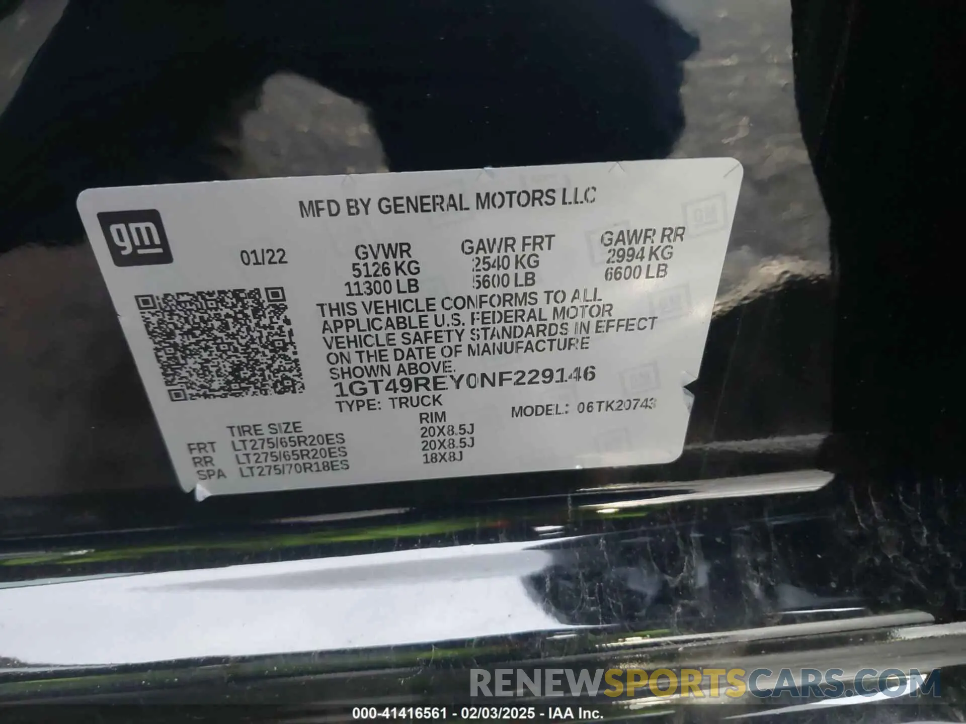 8 Photograph of a damaged car 1GT49REY0NF229146 GMC SIERRA 2500HD 2022