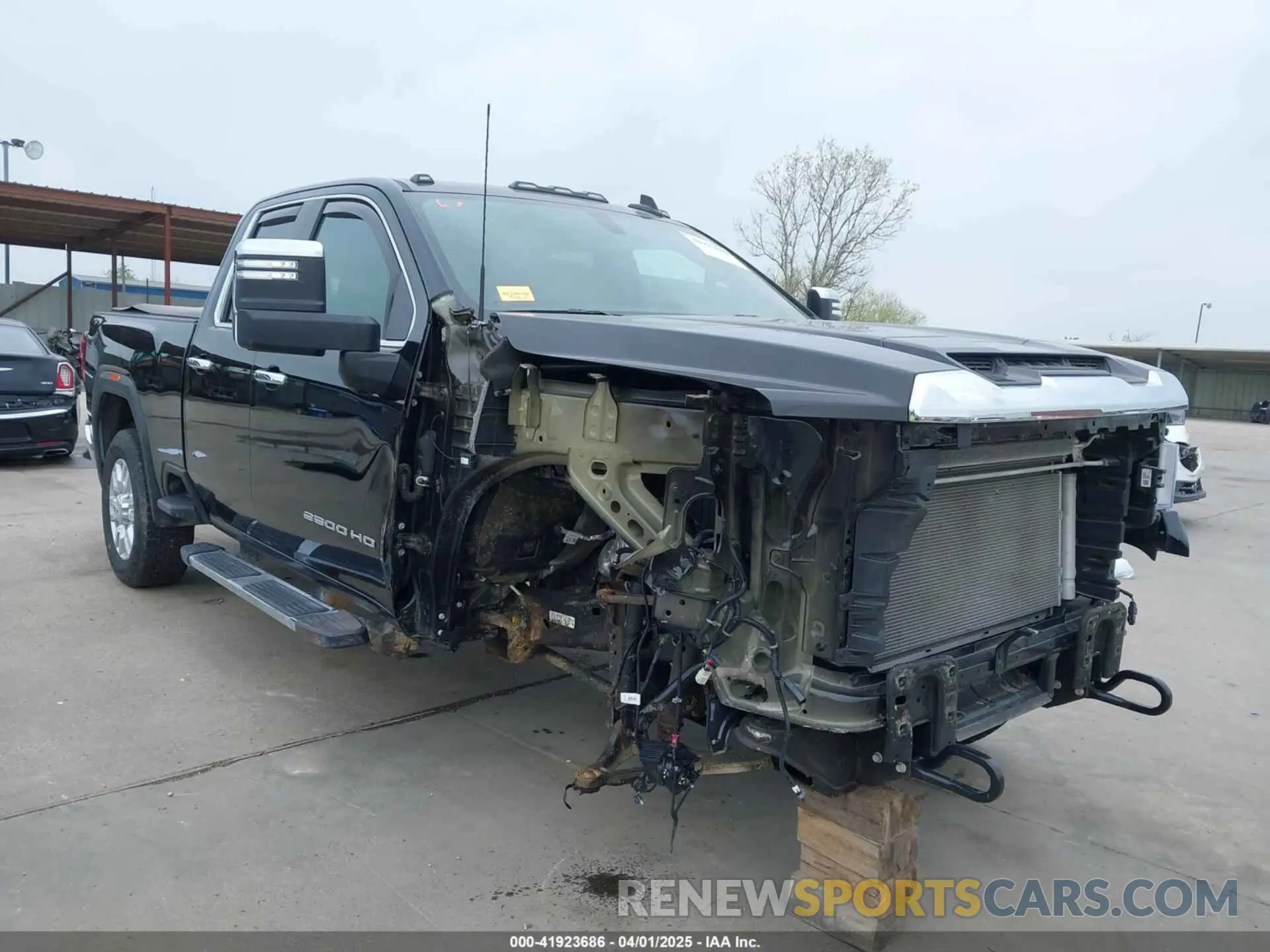 1 Photograph of a damaged car 1GT59NE73NF309707 GMC SIERRA 2500HD 2022