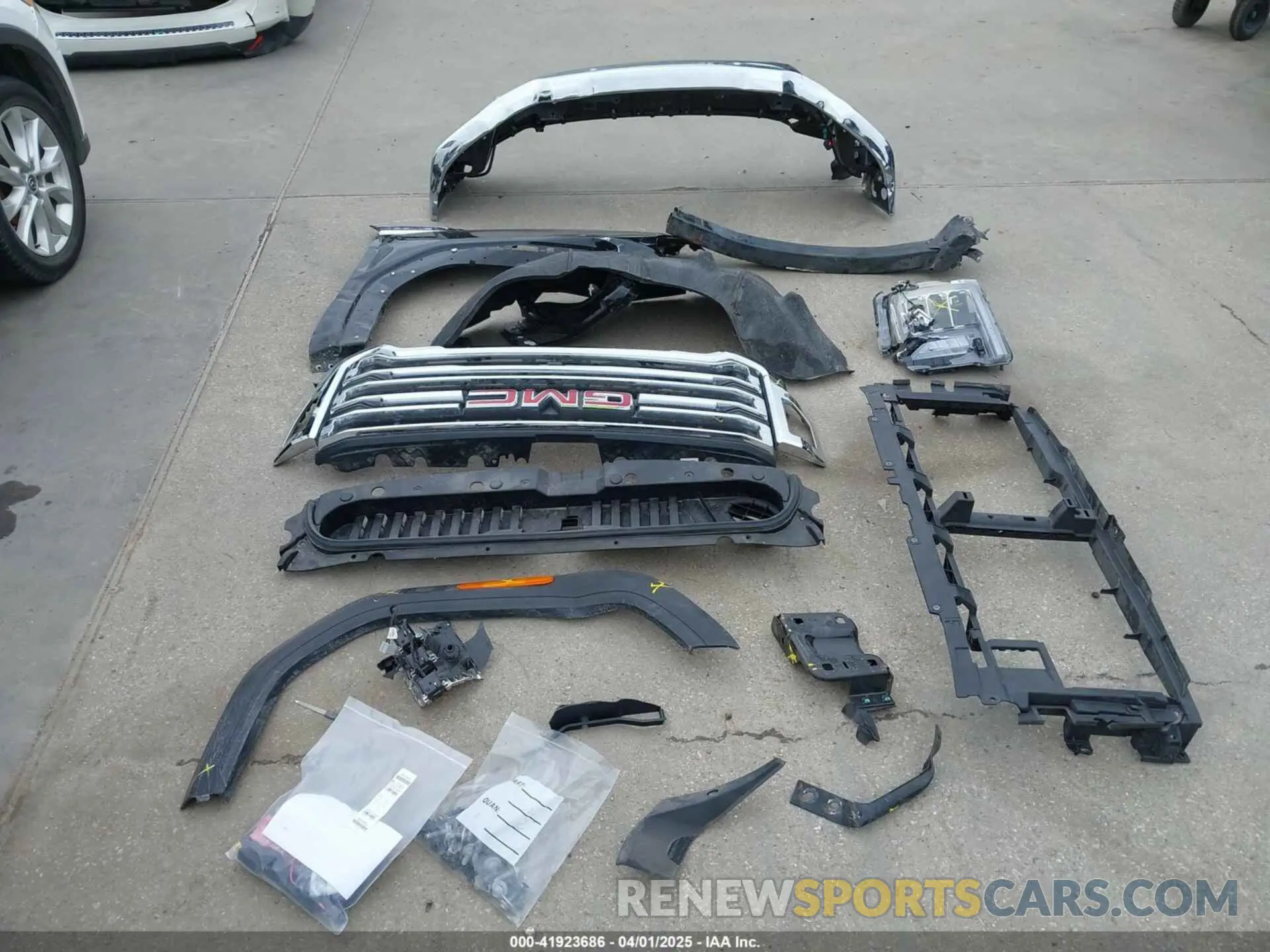 12 Photograph of a damaged car 1GT59NE73NF309707 GMC SIERRA 2500HD 2022