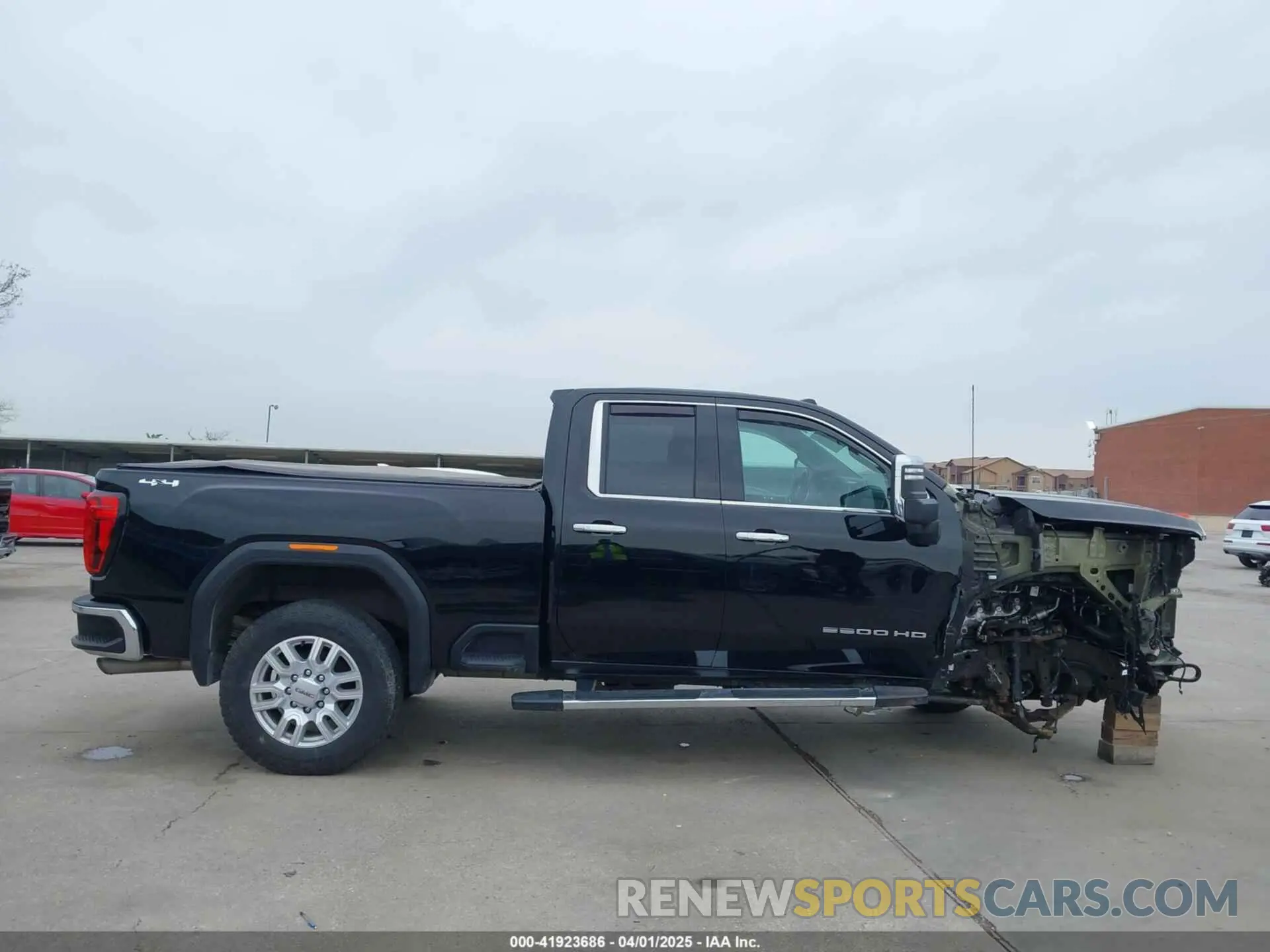 14 Photograph of a damaged car 1GT59NE73NF309707 GMC SIERRA 2500HD 2022