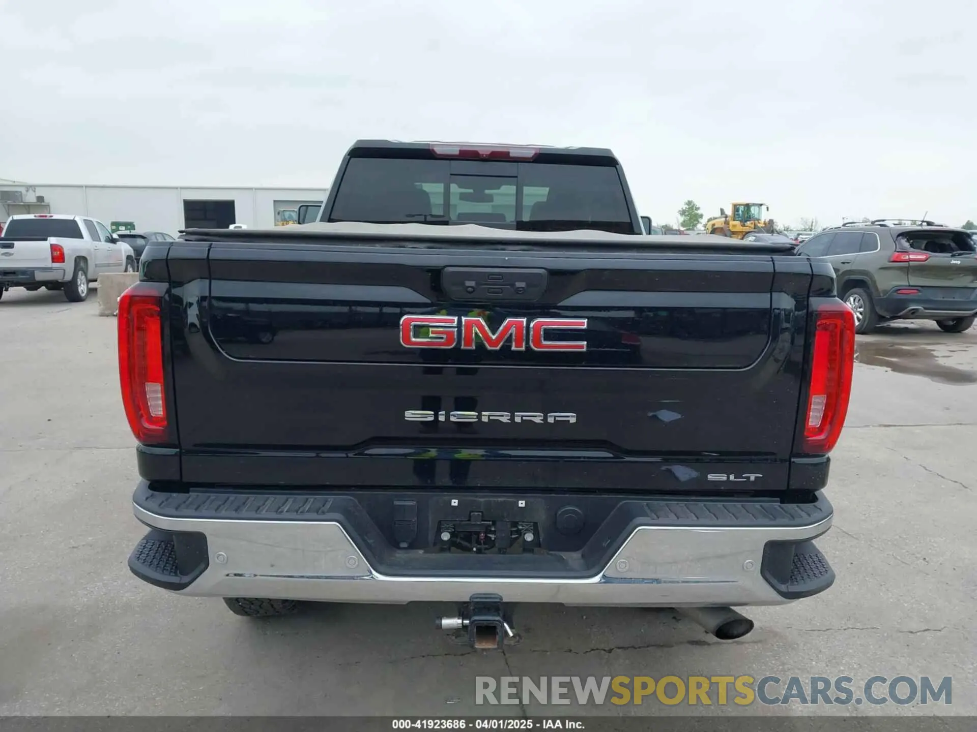 17 Photograph of a damaged car 1GT59NE73NF309707 GMC SIERRA 2500HD 2022