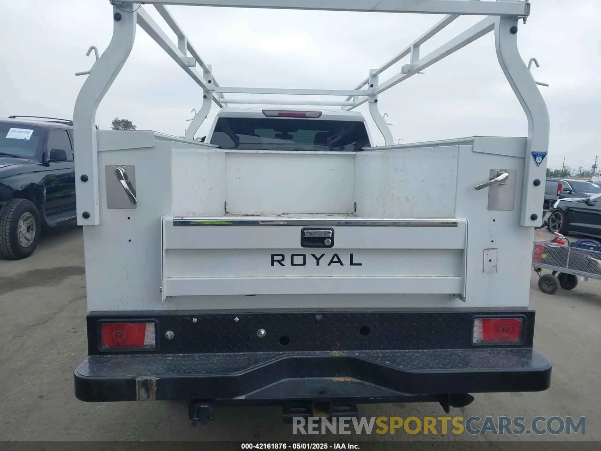 16 Photograph of a damaged car 1GT18LE79PF203383 GMC SIERRA 2500HD 2023