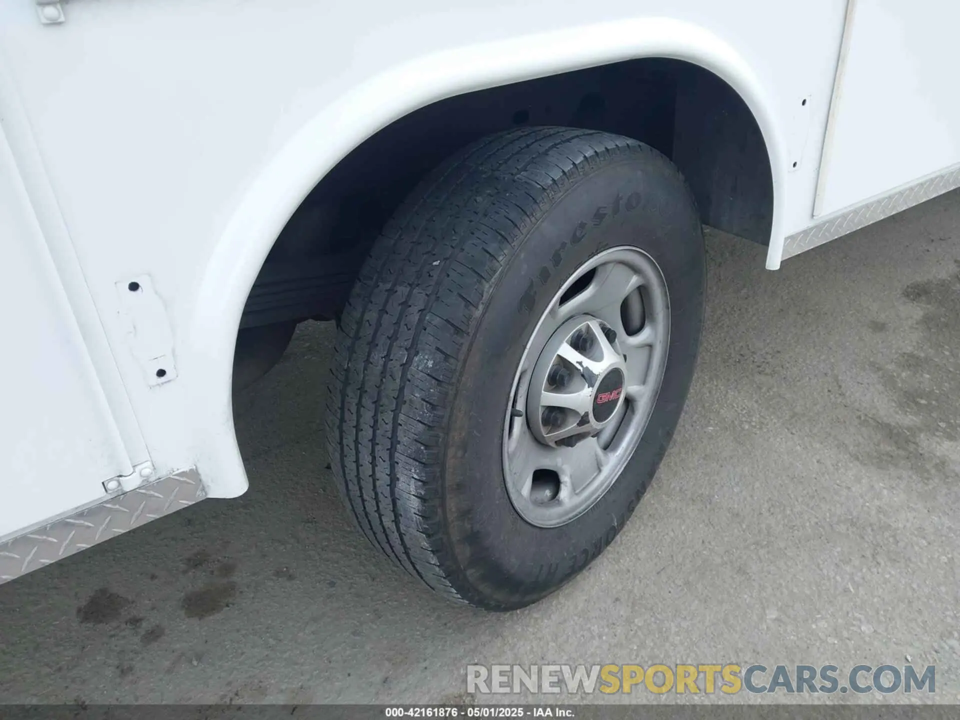 17 Photograph of a damaged car 1GT18LE79PF203383 GMC SIERRA 2500HD 2023
