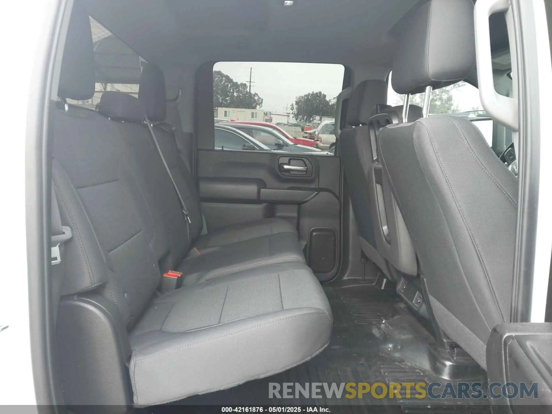 8 Photograph of a damaged car 1GT18LE79PF203383 GMC SIERRA 2500HD 2023