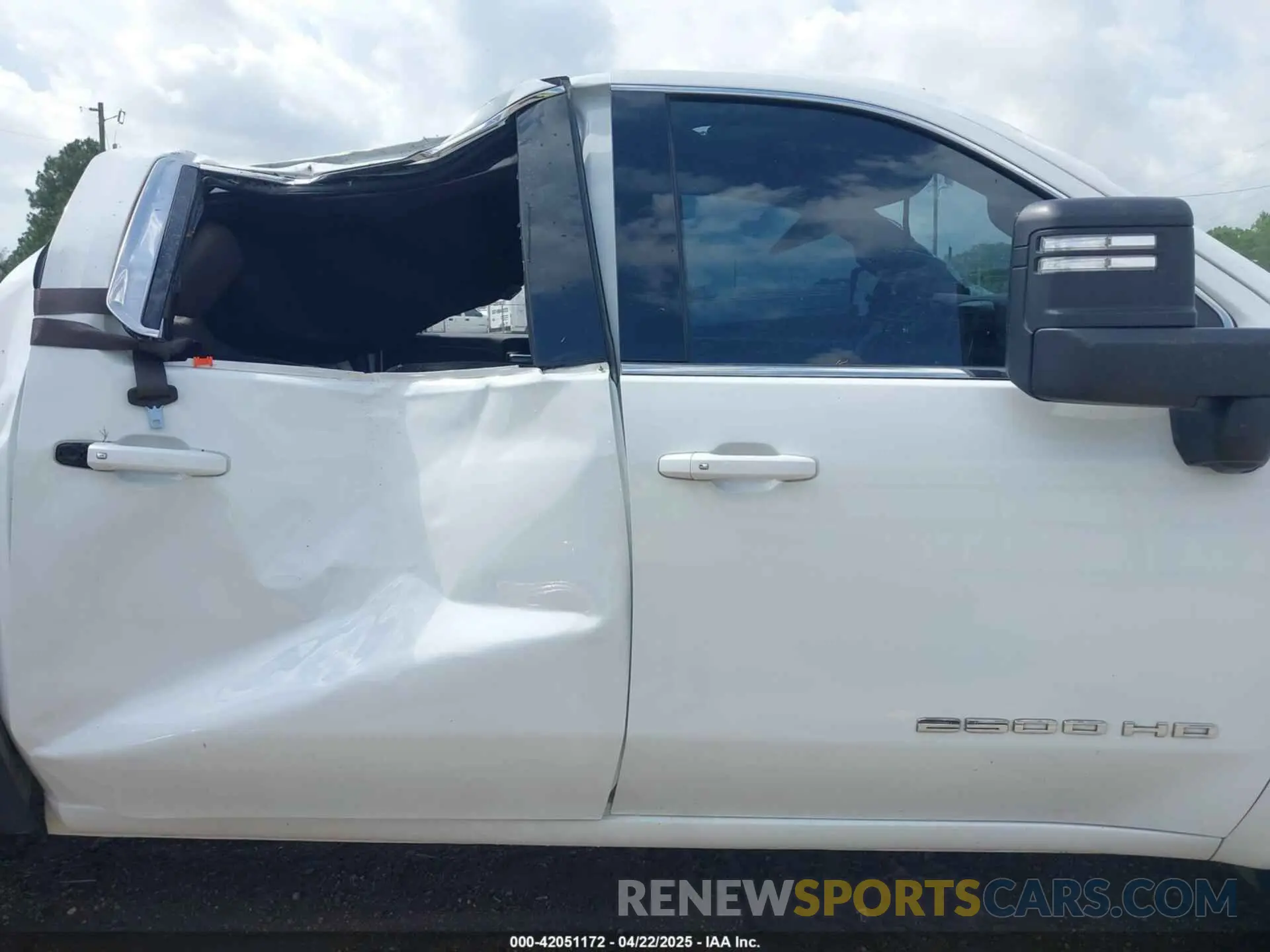 14 Photograph of a damaged car 1GT49ME74PF163567 GMC SIERRA 2500HD 2023