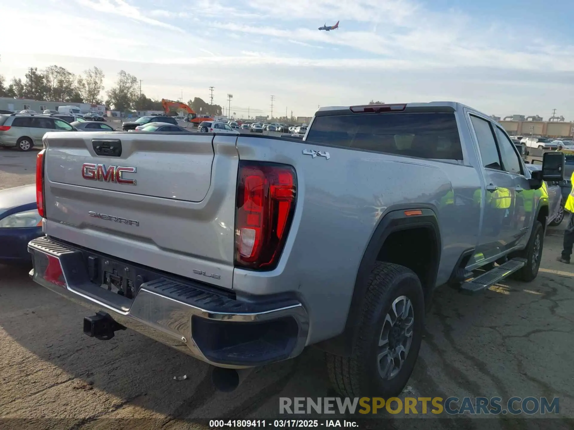 4 Фотография поврежденного автомобиля 1GT49MEY1PF194560 GMC SIERRA 2500HD 2023