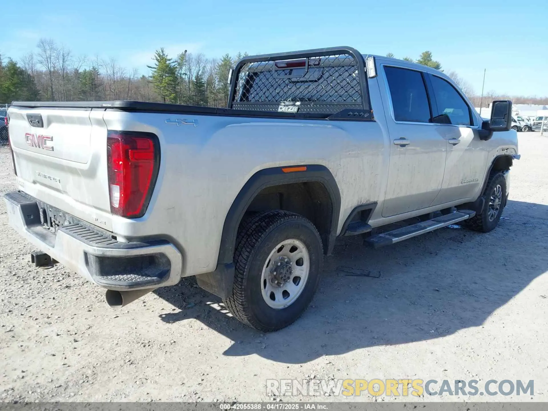 4 Photograph of a damaged car 1GT49MEY2PF197712 GMC SIERRA 2500HD 2023