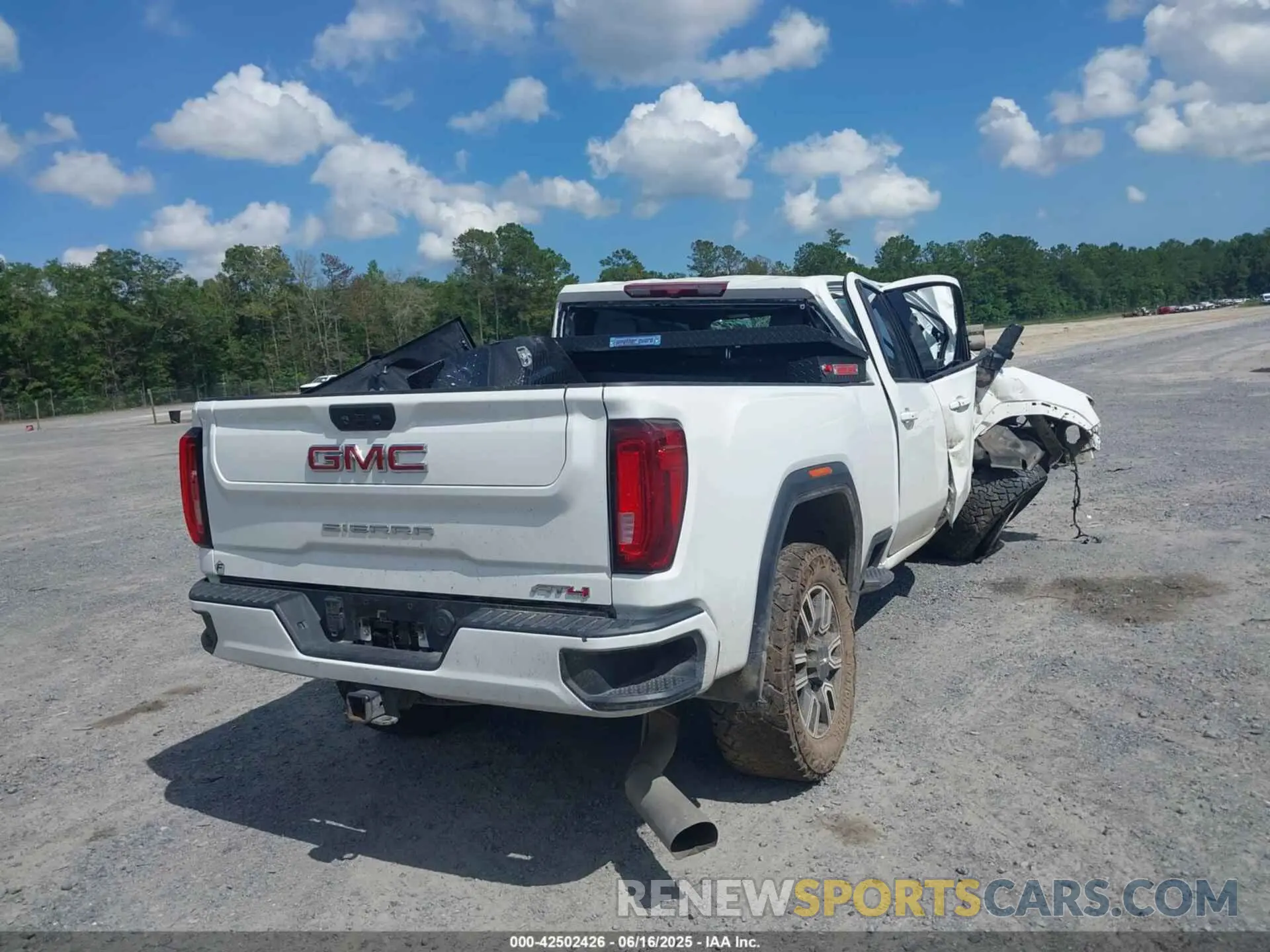 4 Photograph of a damaged car 1GT49PEY2PF112076 GMC SIERRA 2500HD 2023
