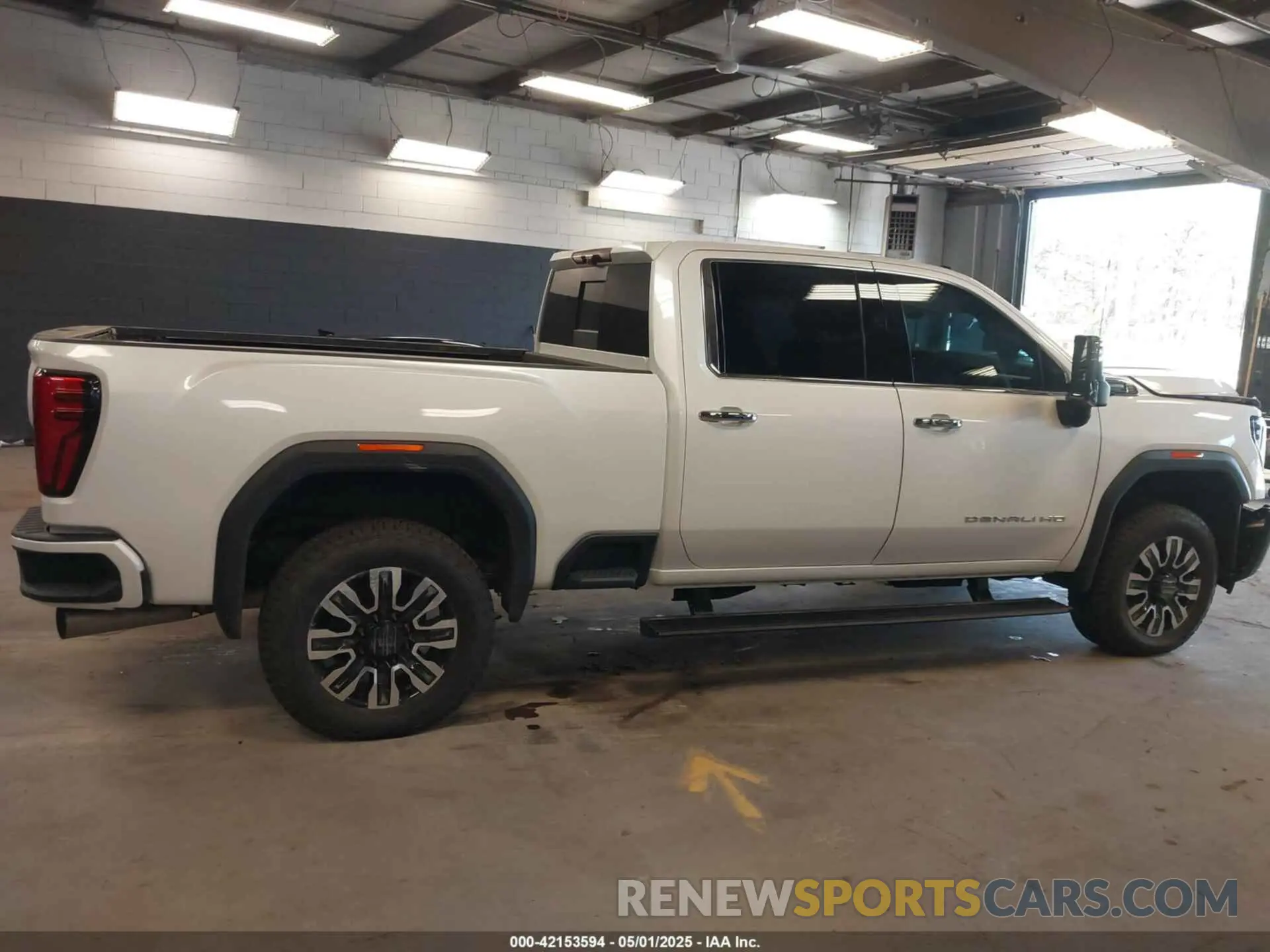 13 Фотография поврежденного автомобиля 1GT19XEY1RF301873 GMC SIERRA 2500HD 2024