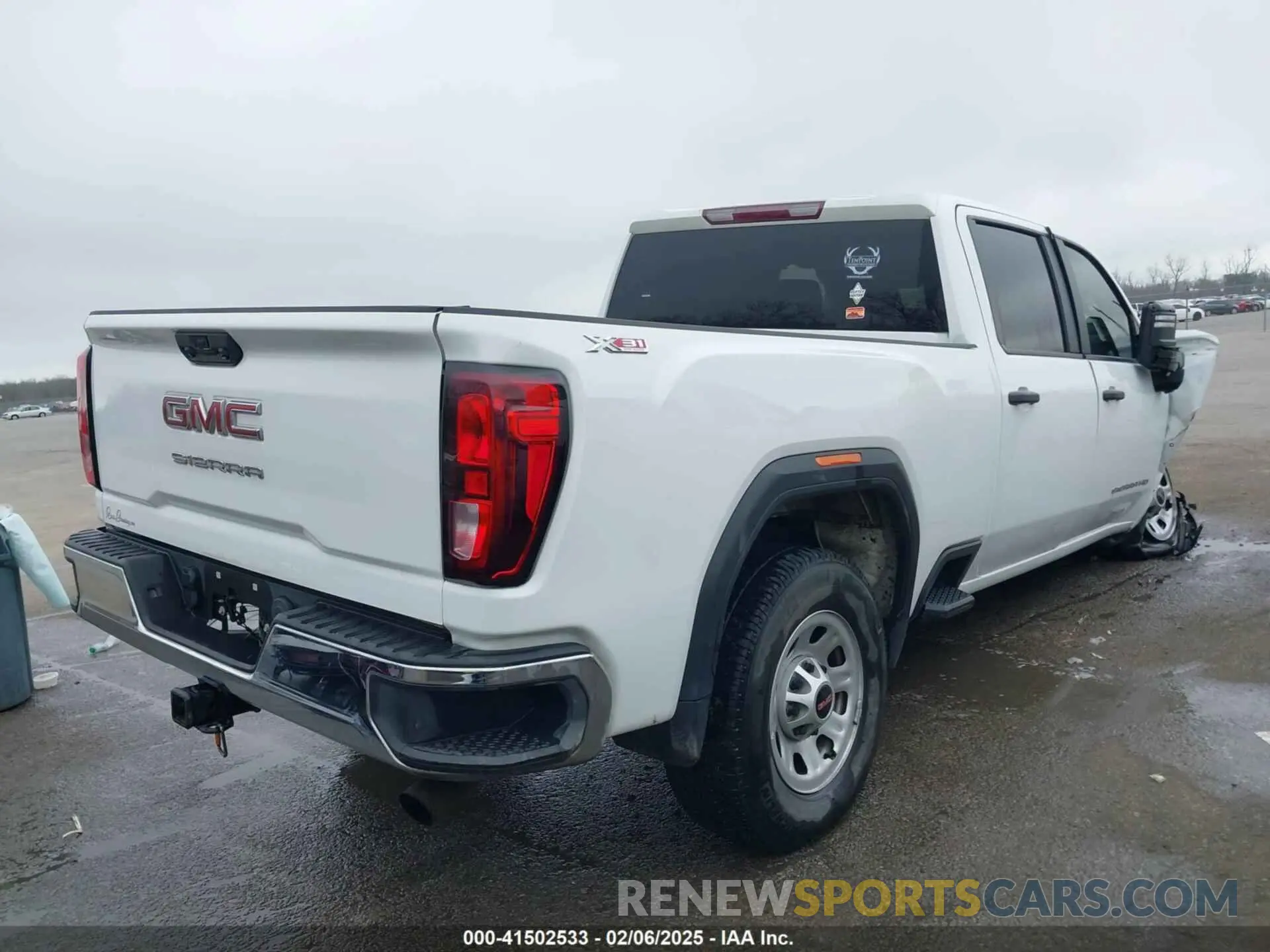 4 Photograph of a damaged car 1GT49LE76RF144631 GMC SIERRA 2500HD 2024