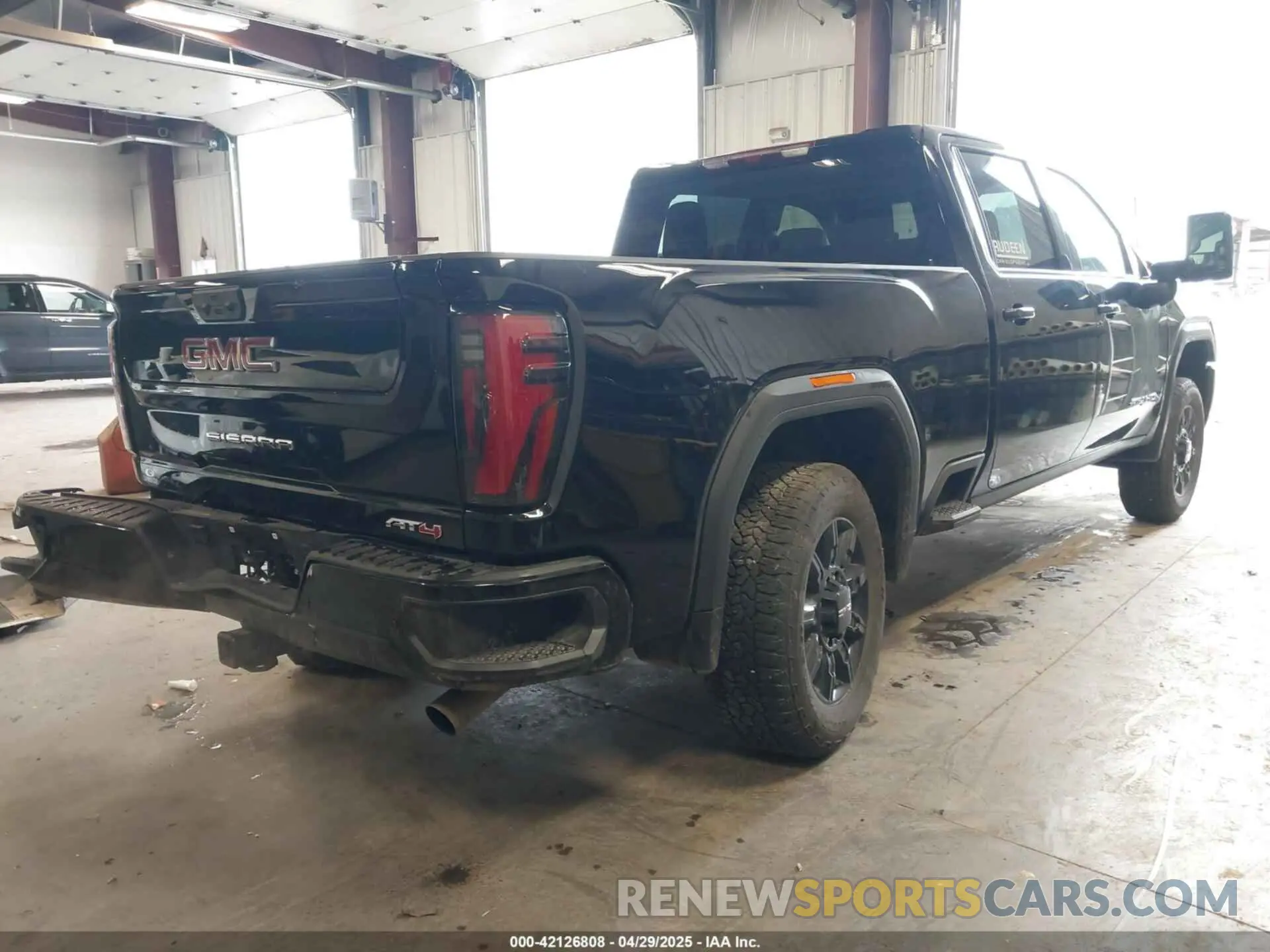 4 Фотография поврежденного автомобиля 1GT49PE77RF406518 GMC SIERRA 2500HD 2024