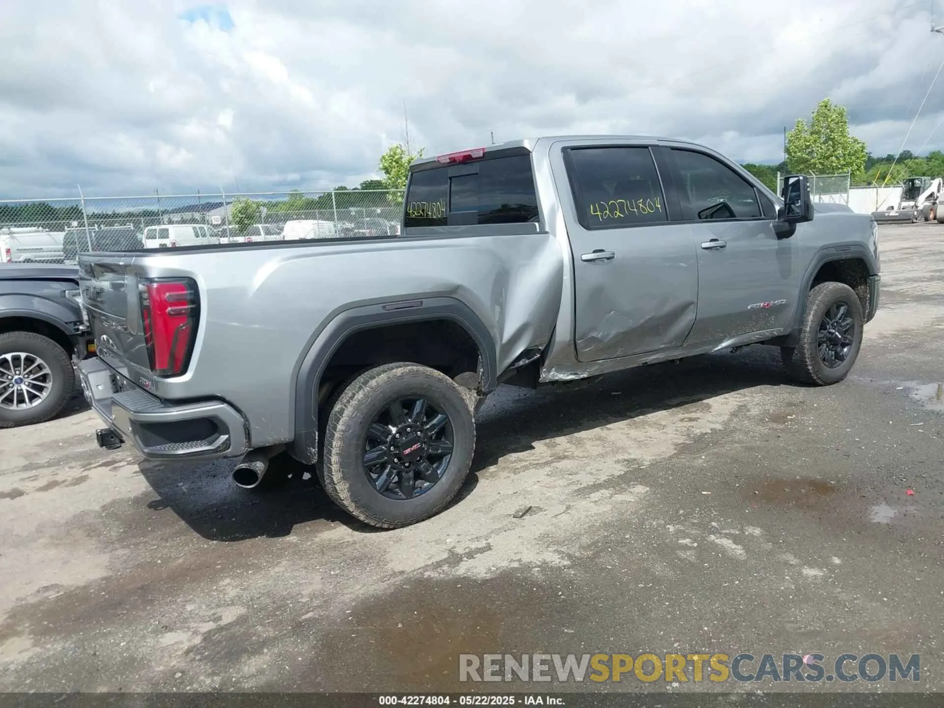 4 Фотография поврежденного автомобиля 1GT49PE79RF403426 GMC SIERRA 2500HD 2024