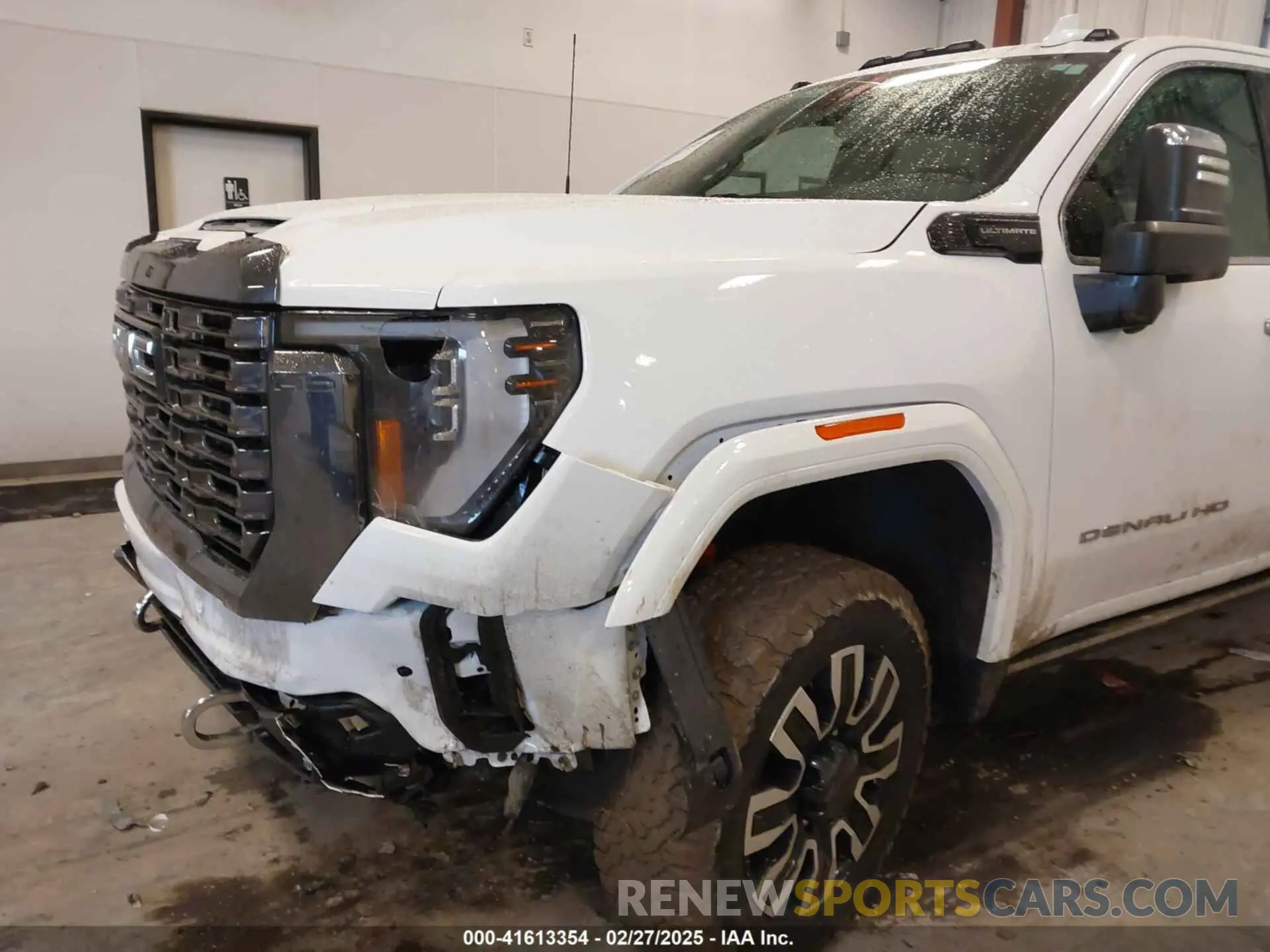 11 Фотография поврежденного автомобиля 1GT49XEY7RF209082 GMC SIERRA 2500HD 2024