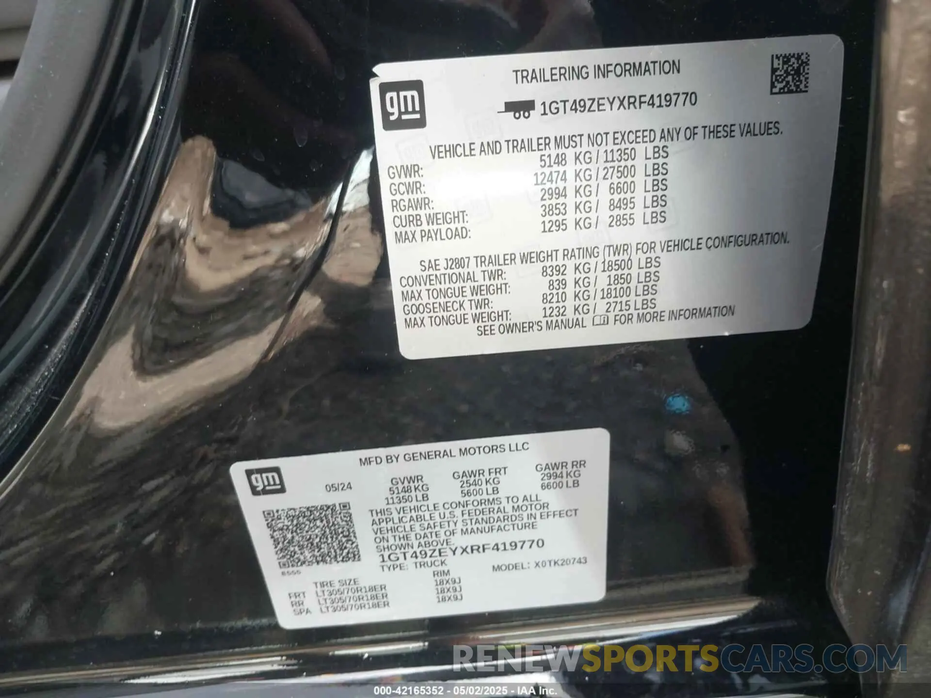 9 Photograph of a damaged car 1GT49ZEYXRF419770 GMC SIERRA 2500HD 2024