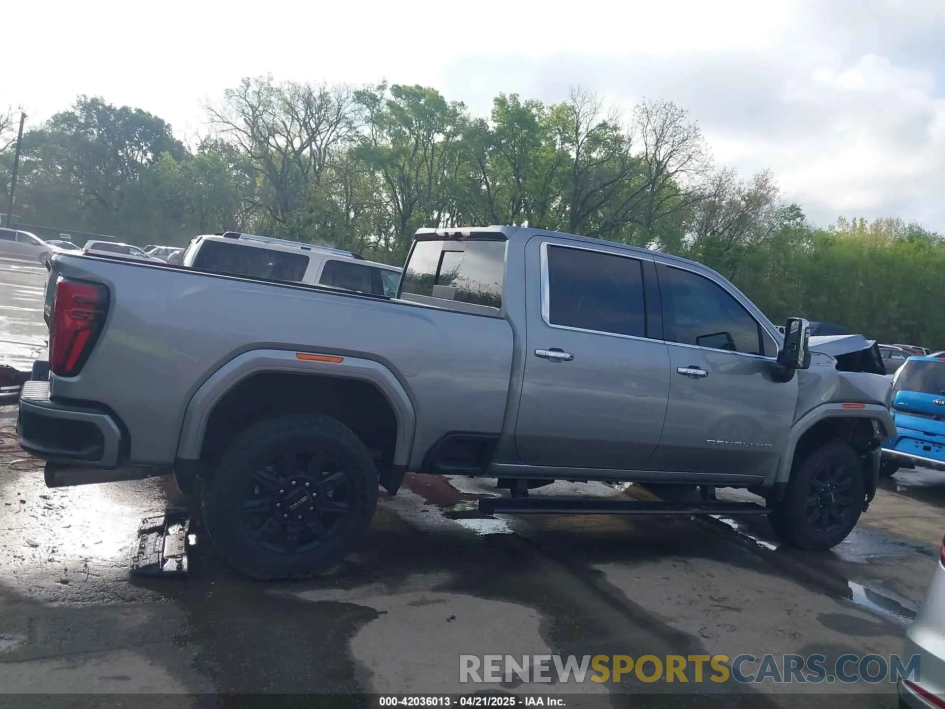 15 Photograph of a damaged car 1GT4UXEY2SF208037 GMC SIERRA 2500HD 2025