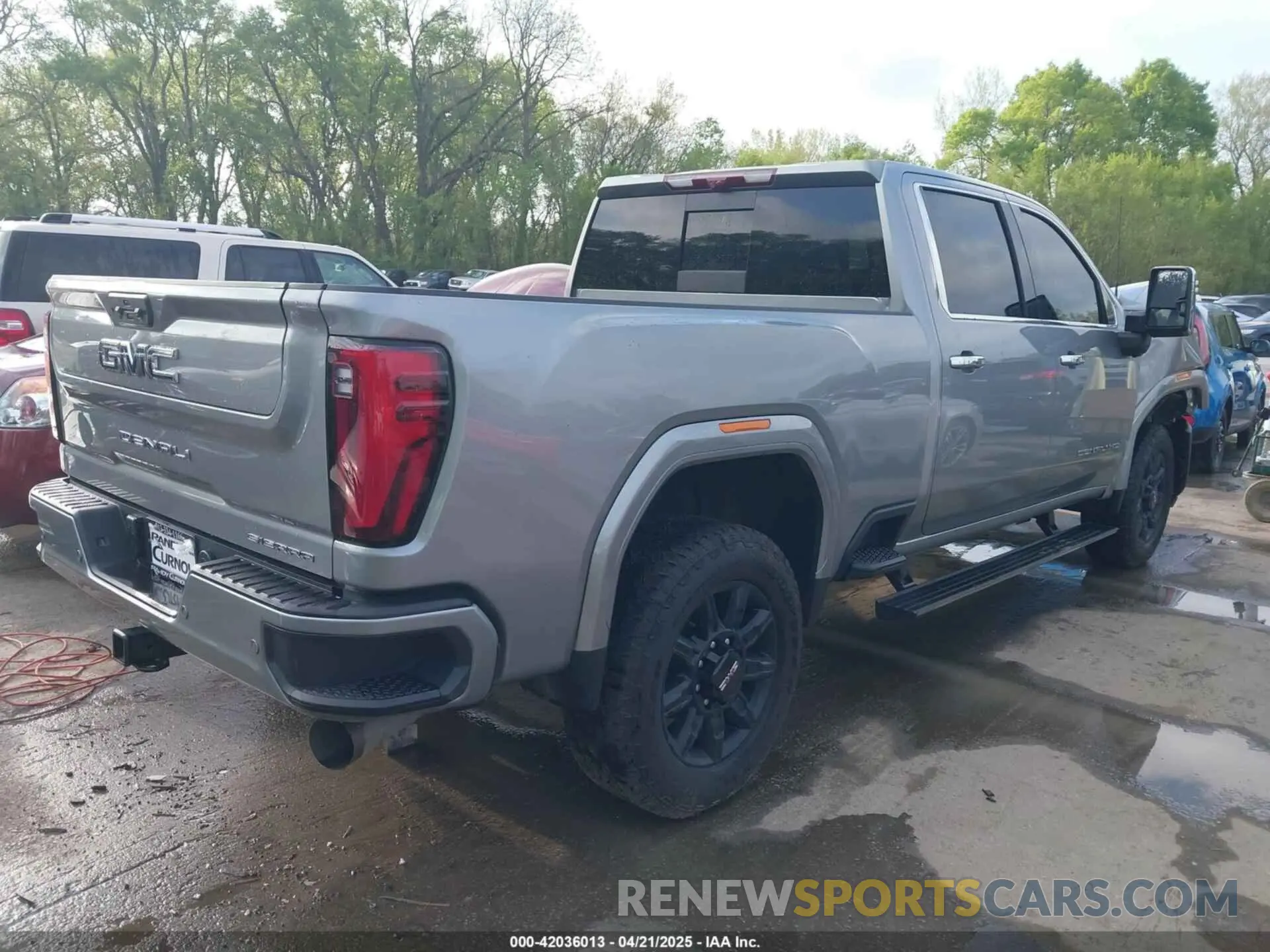 4 Photograph of a damaged car 1GT4UXEY2SF208037 GMC SIERRA 2500HD 2025