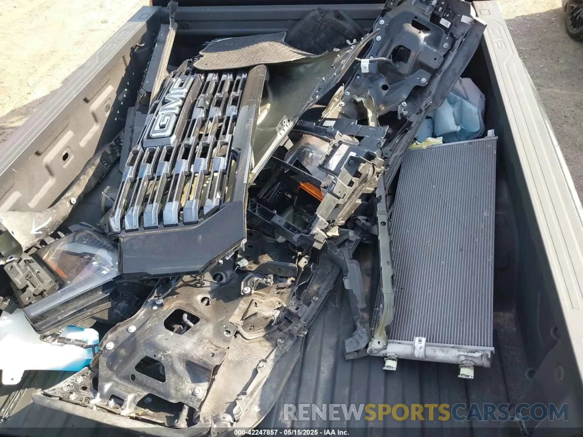 12 Photograph of a damaged car 1GT4UXEY5SF118056 GMC SIERRA 2500HD 2025