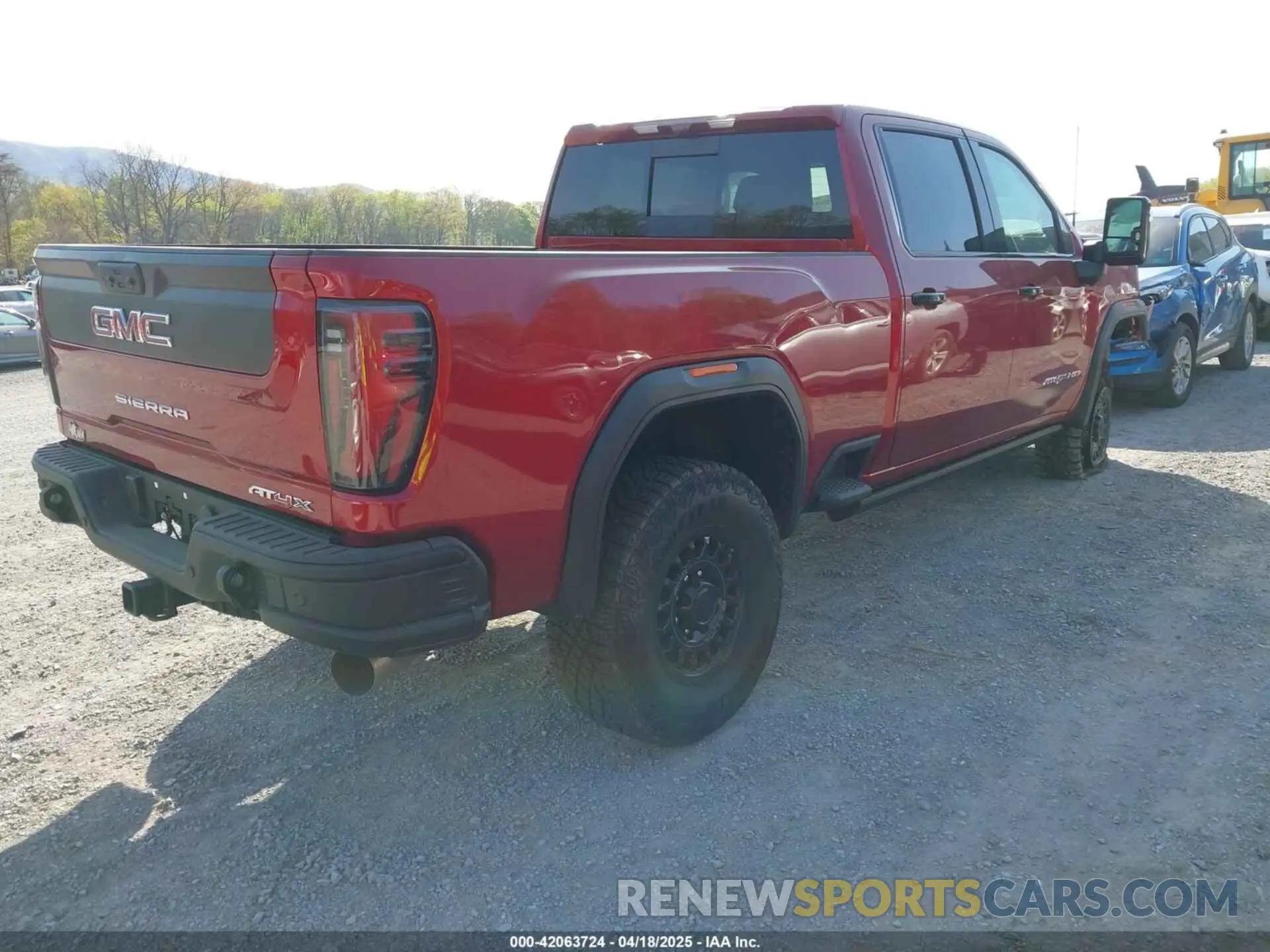 4 Фотография поврежденного автомобиля 1GT4UZEY2SF150023 GMC SIERRA 2500HD 2025