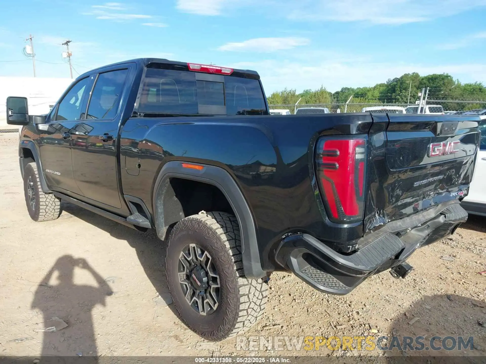 3 Фотография поврежденного автомобиля 1GT4UZEY9SF229558 GMC SIERRA 2500HD 2025