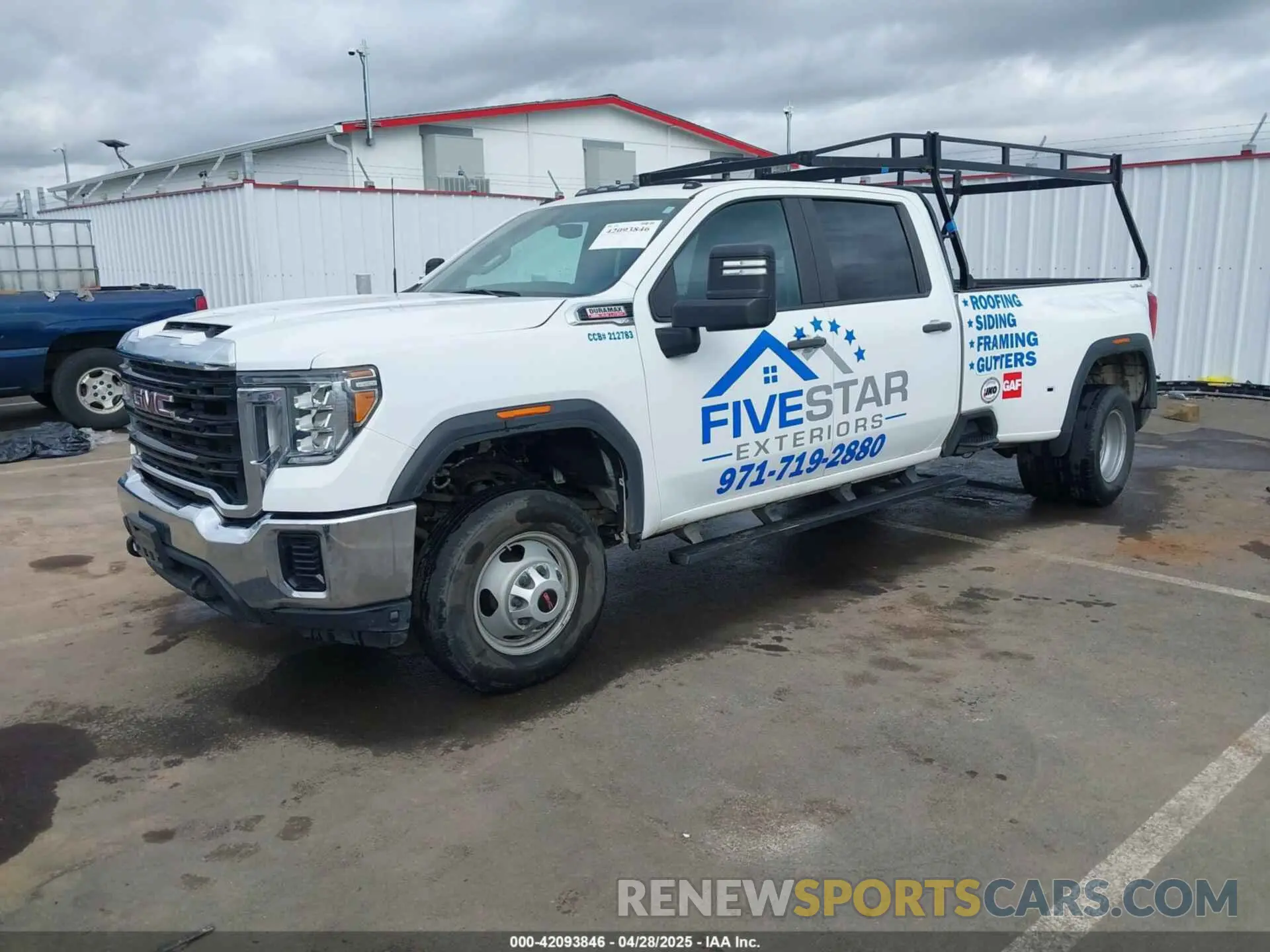 2 Photograph of a damaged car 1GT49SEY4LF307870 GMC SIERRA 3500HD 2020