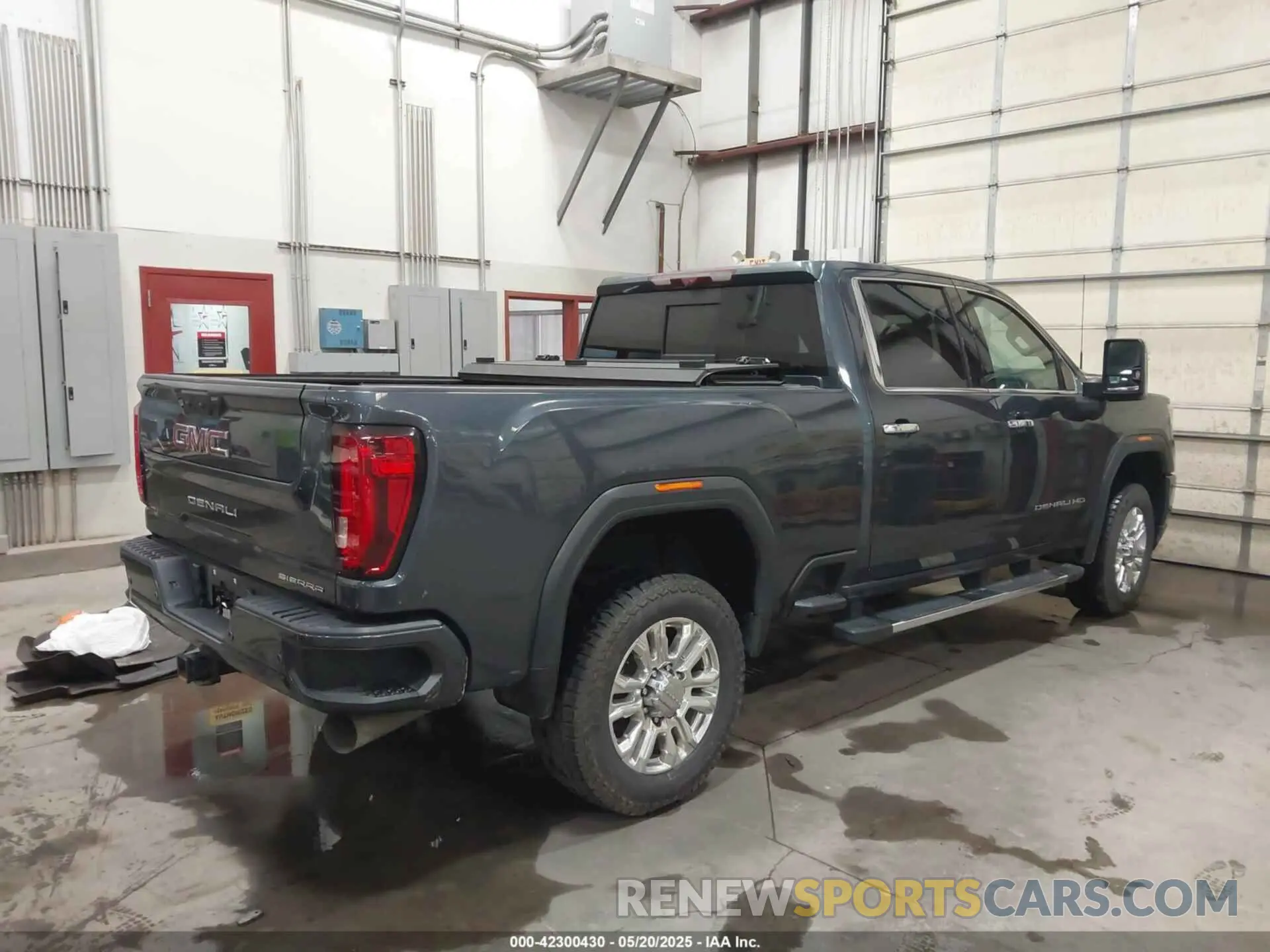 3 Photograph of a damaged car 1GT49WEY4LF274201 GMC SIERRA 3500HD 2020