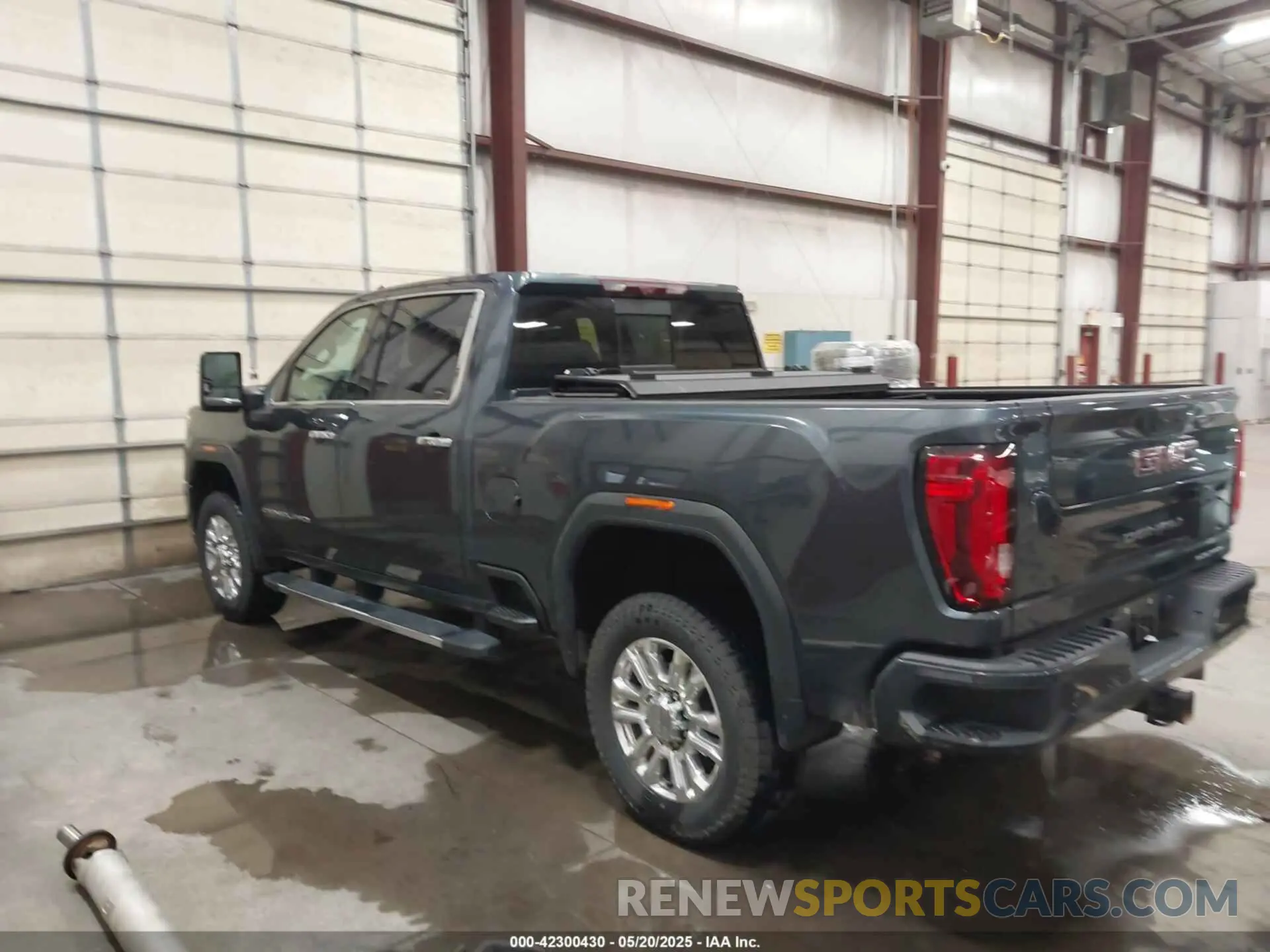 4 Photograph of a damaged car 1GT49WEY4LF274201 GMC SIERRA 3500HD 2020