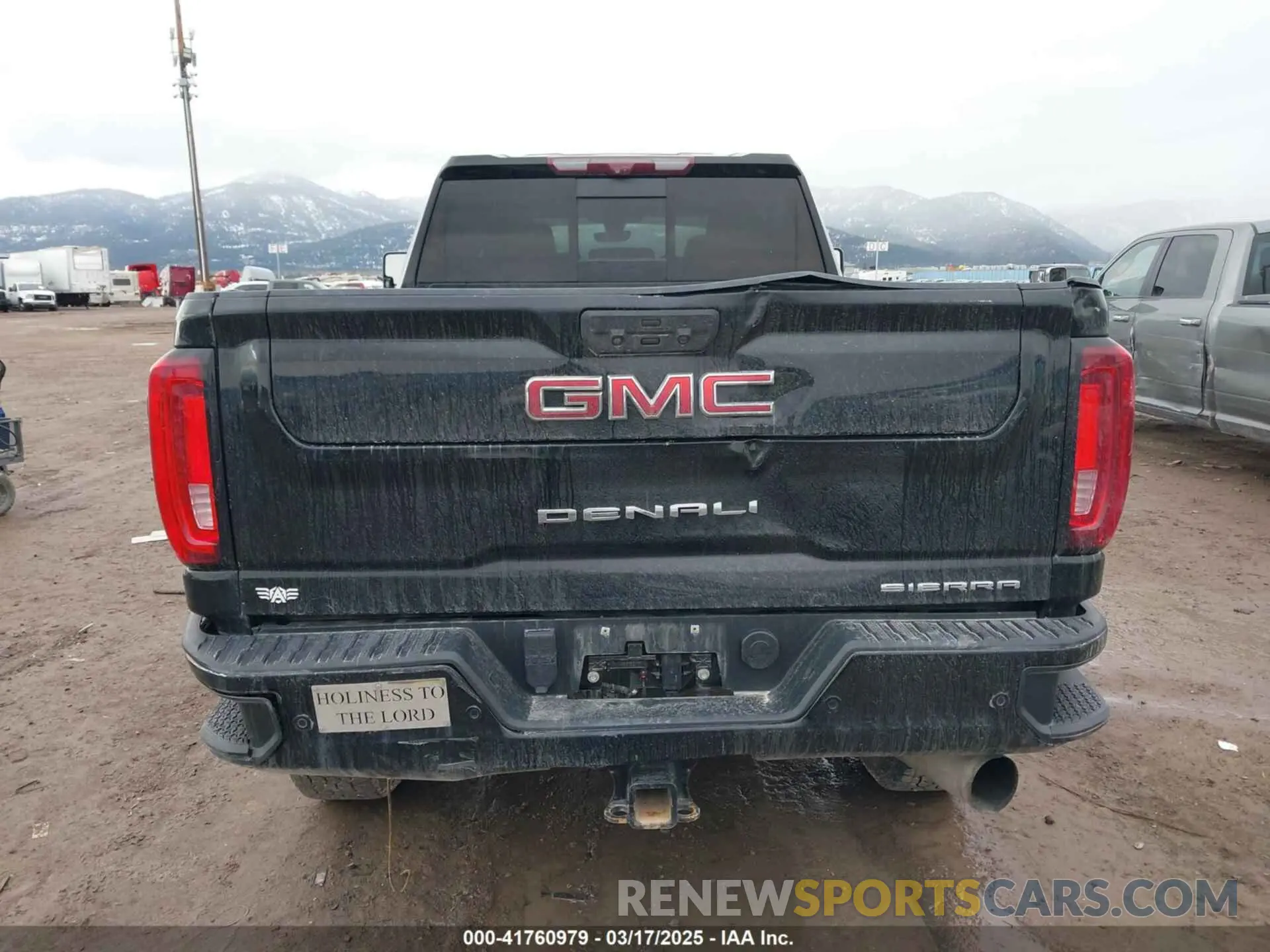 15 Photograph of a damaged car 1GT49WEY7LF236655 GMC SIERRA 3500HD 2020