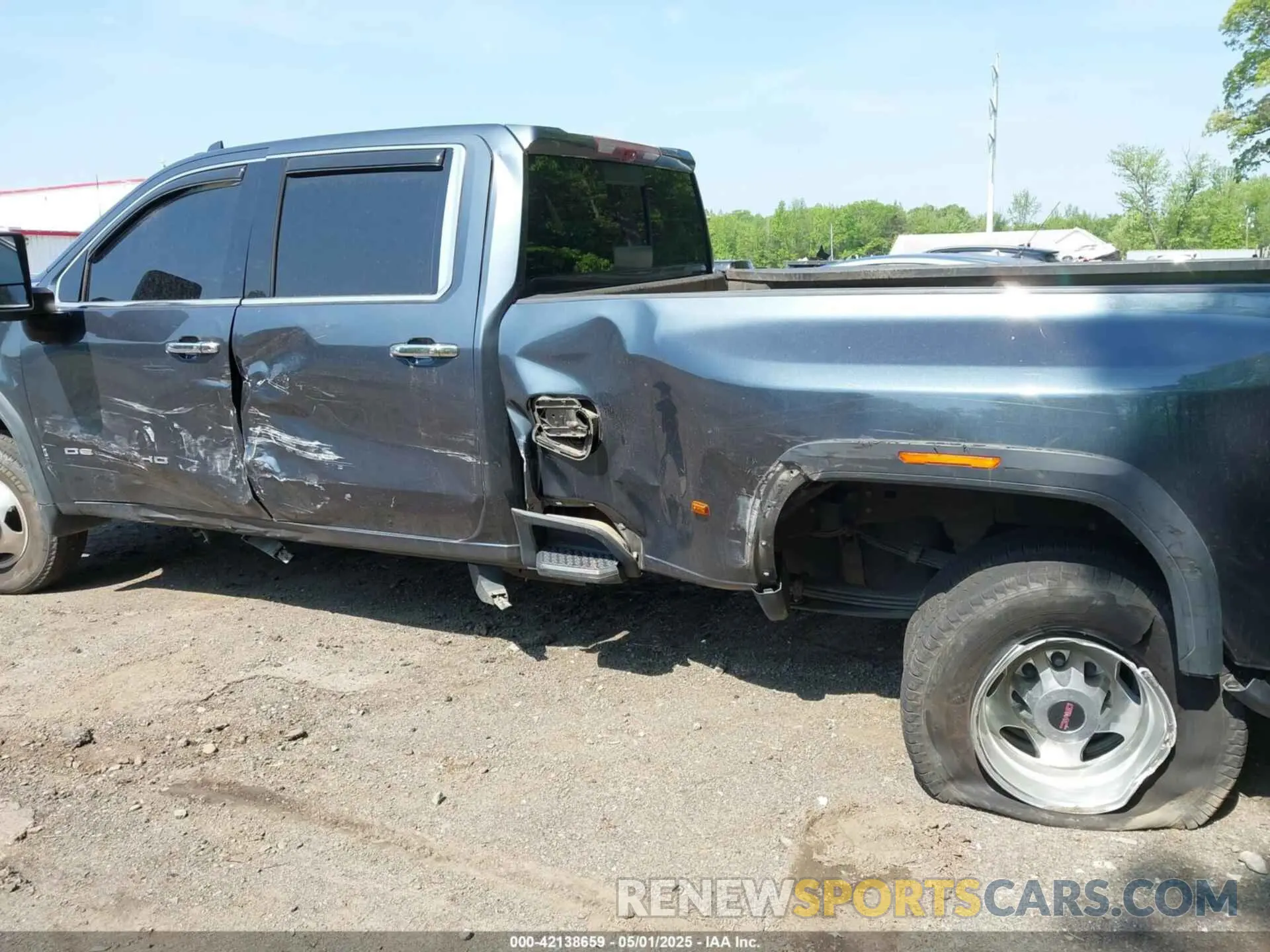 11 Фотография поврежденного автомобиля 1GT49WEYXLF249903 GMC SIERRA 3500HD 2020