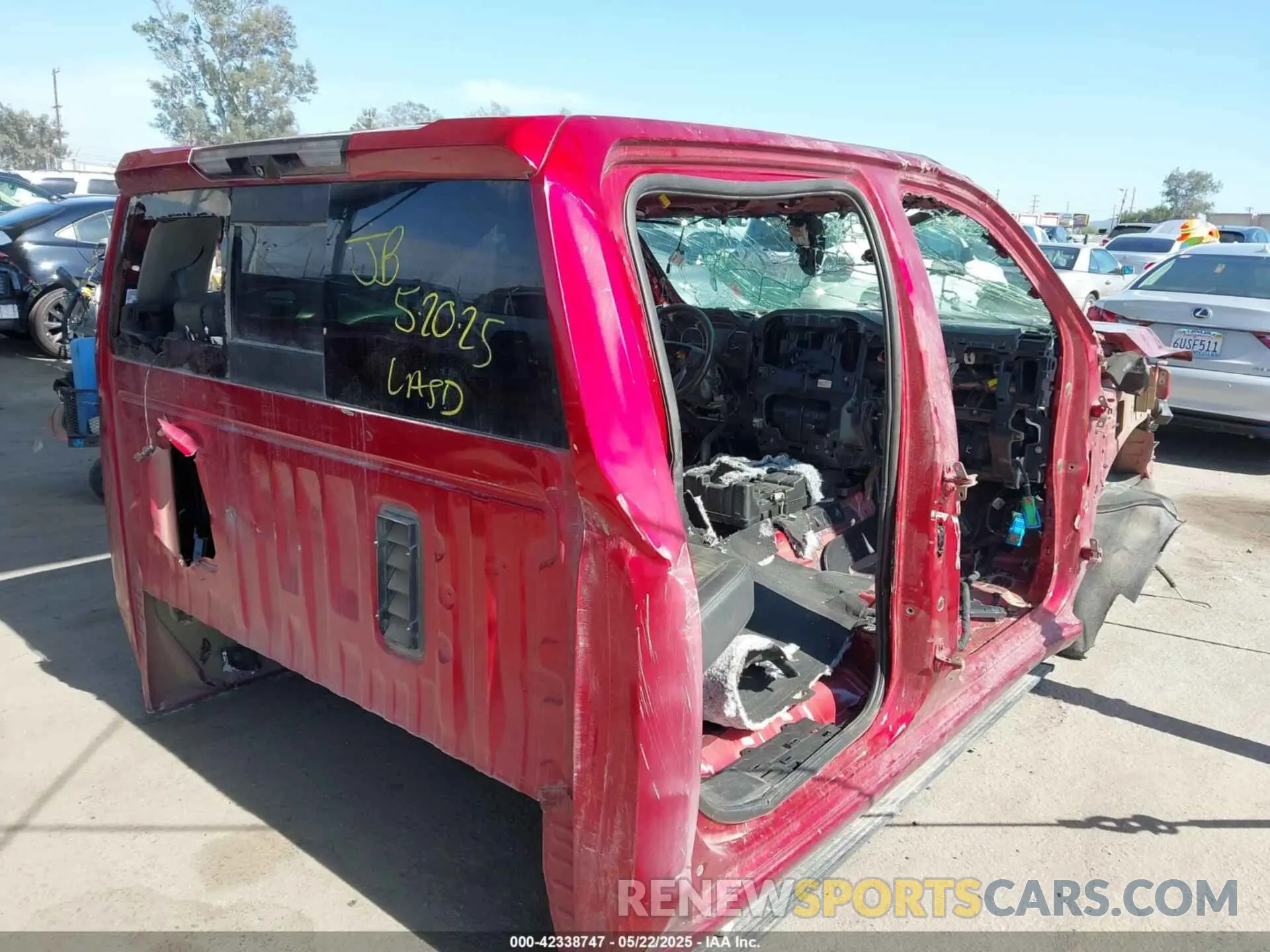 4 Photograph of a damaged car 1GT49WEY1MF282659 GMC SIERRA 3500HD 2021
