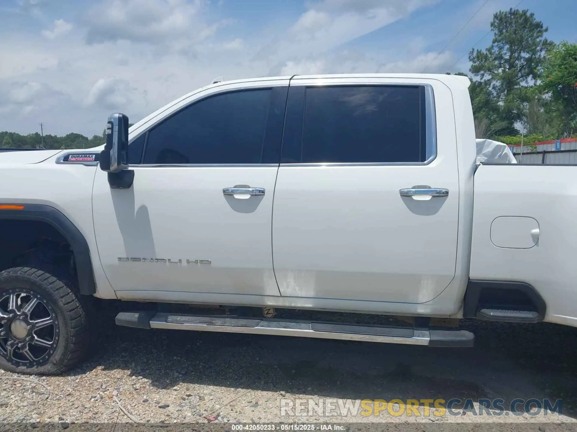 15 Photograph of a damaged car 1GT49WEY3MF133606 GMC SIERRA 3500HD 2021