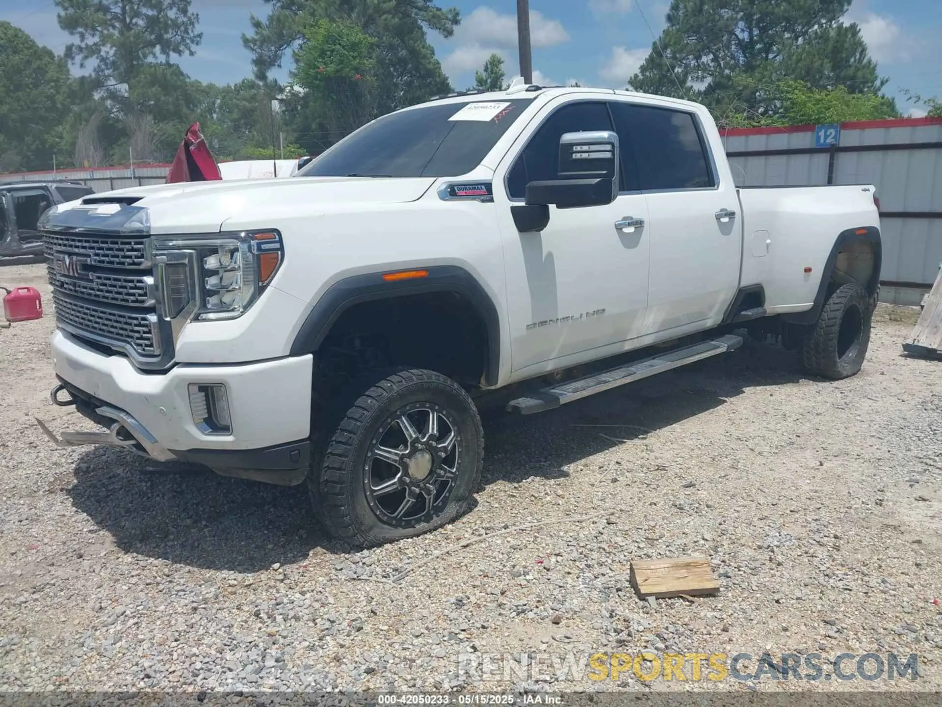 2 Photograph of a damaged car 1GT49WEY3MF133606 GMC SIERRA 3500HD 2021