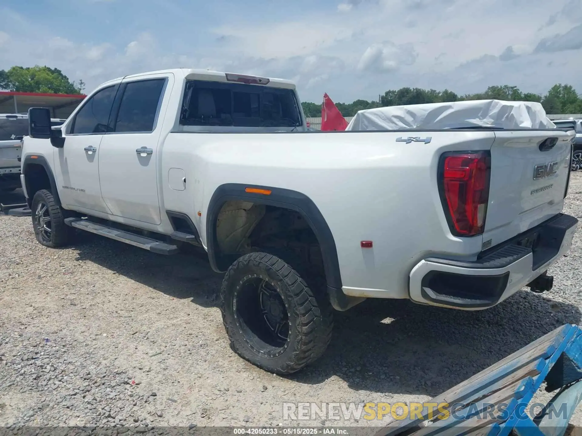 3 Photograph of a damaged car 1GT49WEY3MF133606 GMC SIERRA 3500HD 2021