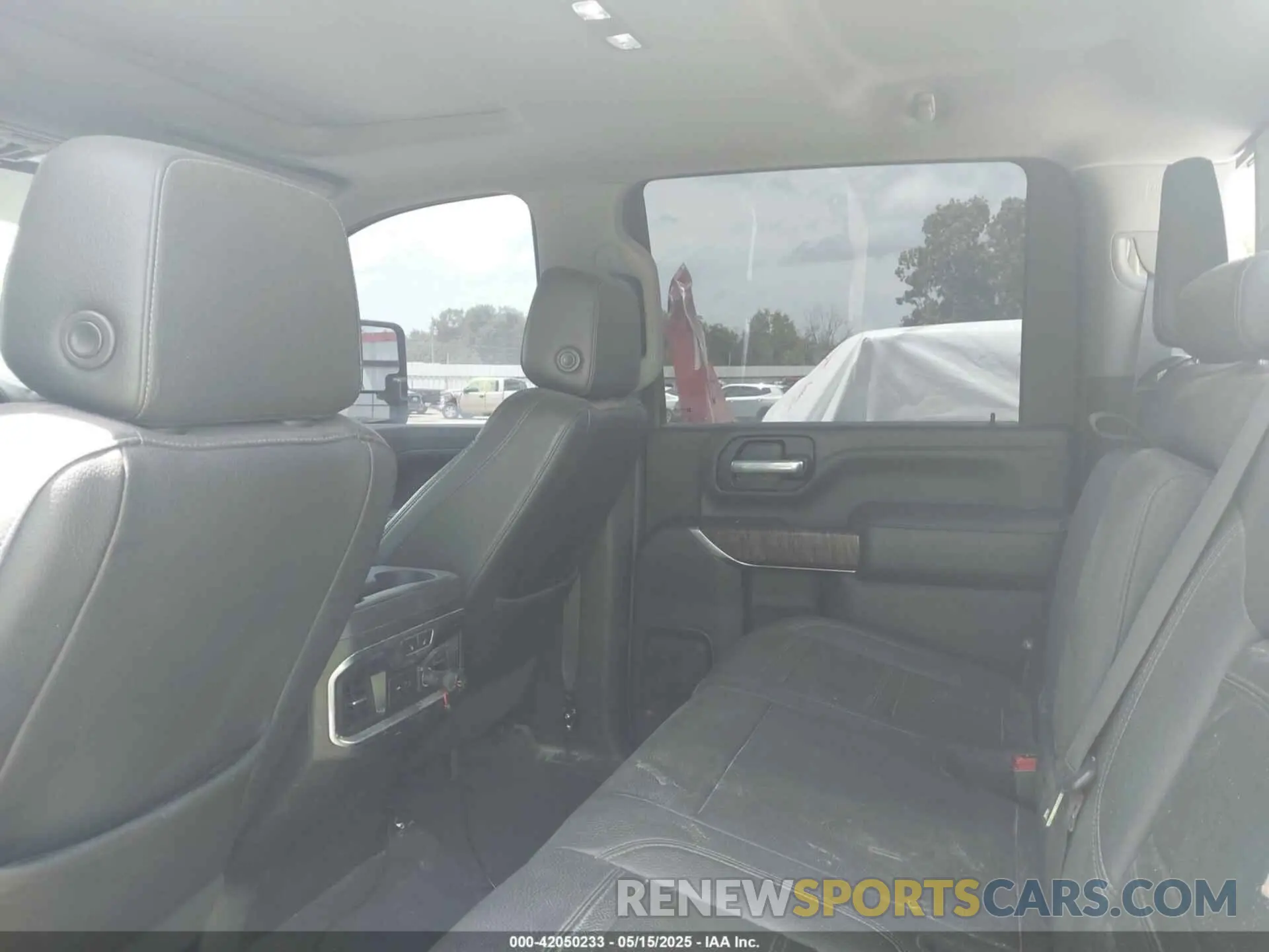 7 Photograph of a damaged car 1GT49WEY3MF133606 GMC SIERRA 3500HD 2021