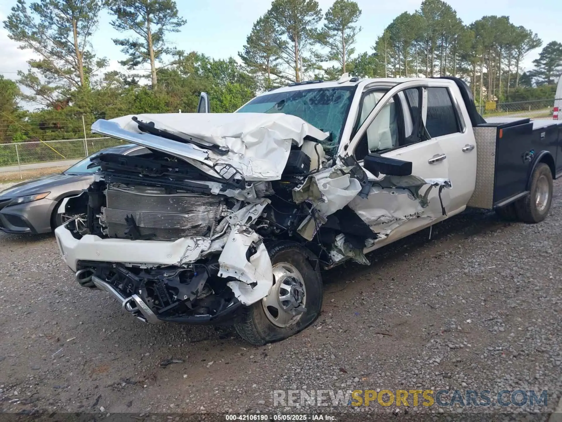 10 Photograph of a damaged car 1GT49WEY6MF264917 GMC SIERRA 3500HD 2021