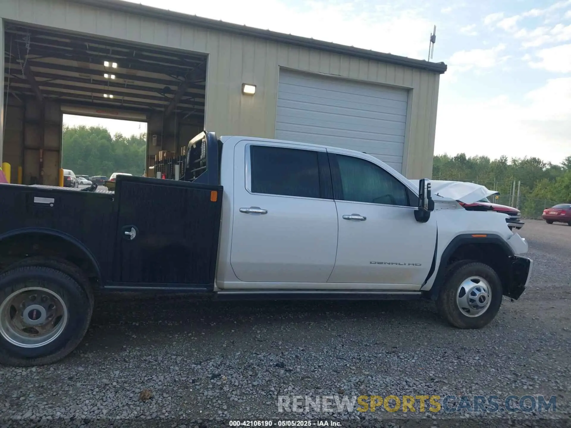 12 Photograph of a damaged car 1GT49WEY6MF264917 GMC SIERRA 3500HD 2021