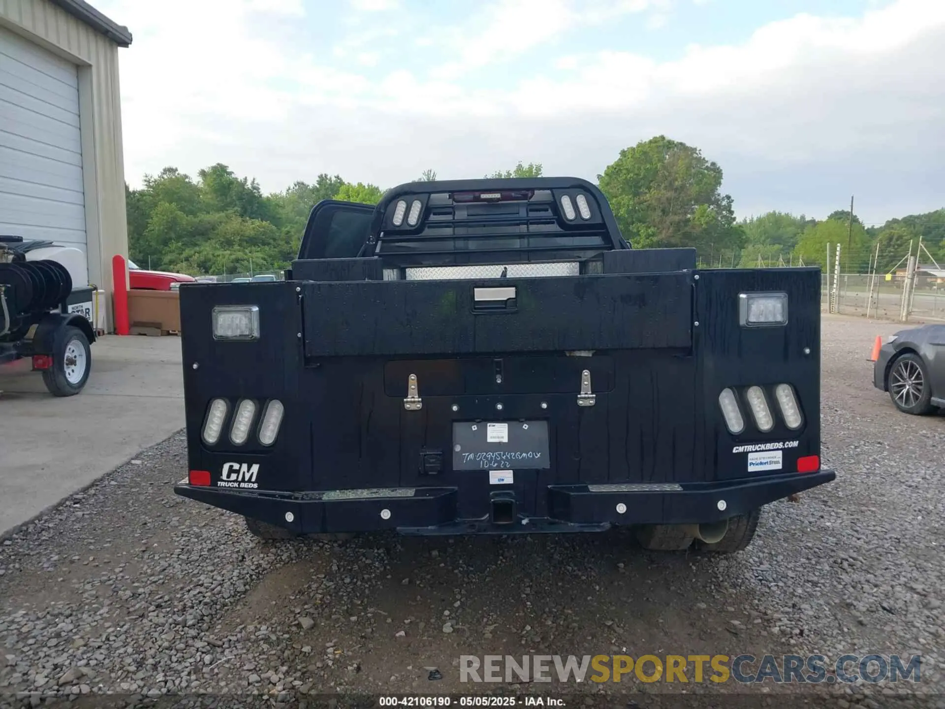 14 Photograph of a damaged car 1GT49WEY6MF264917 GMC SIERRA 3500HD 2021