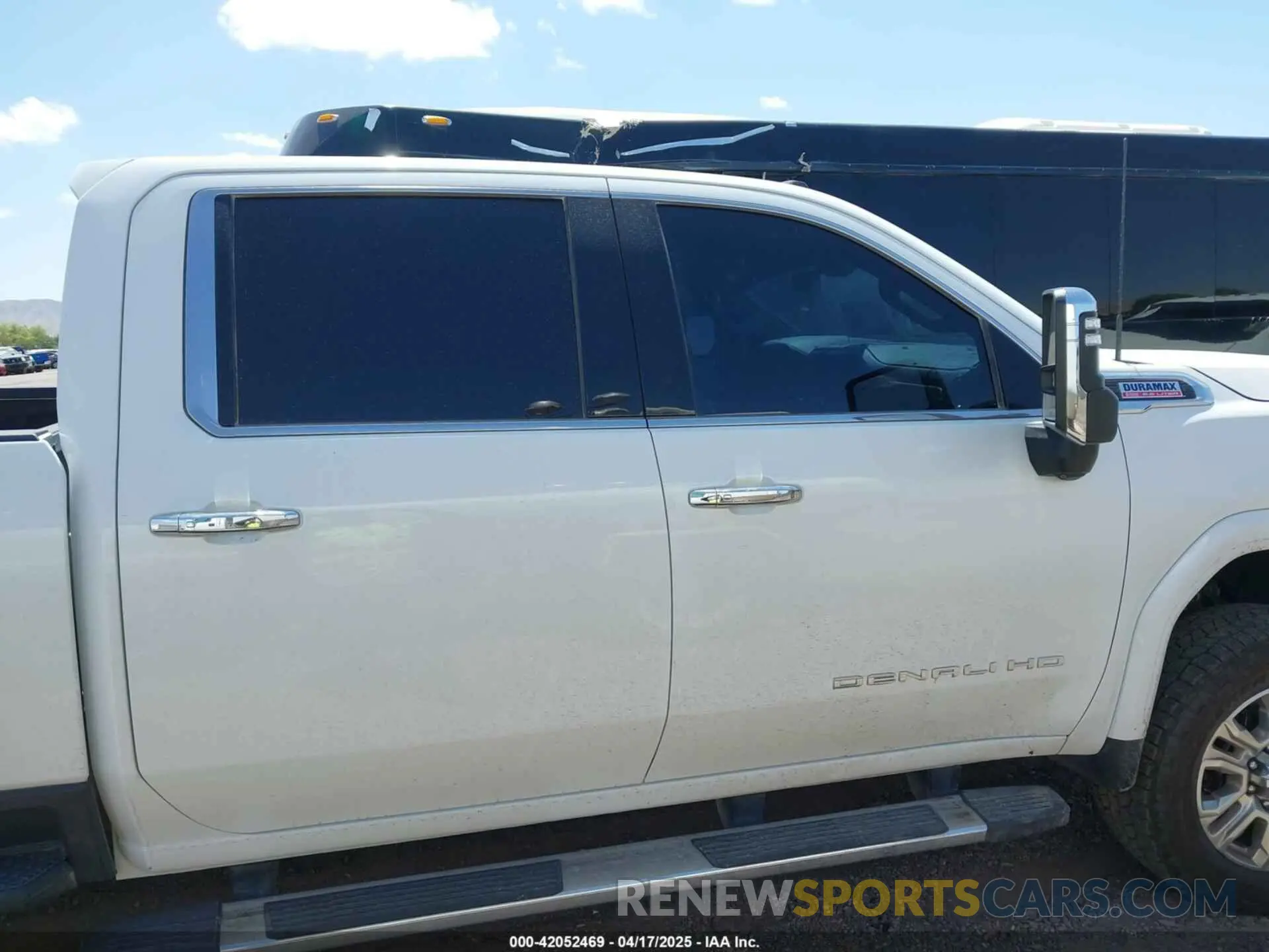 13 Photograph of a damaged car 1GT49WEY9MF308750 GMC SIERRA 3500HD 2021